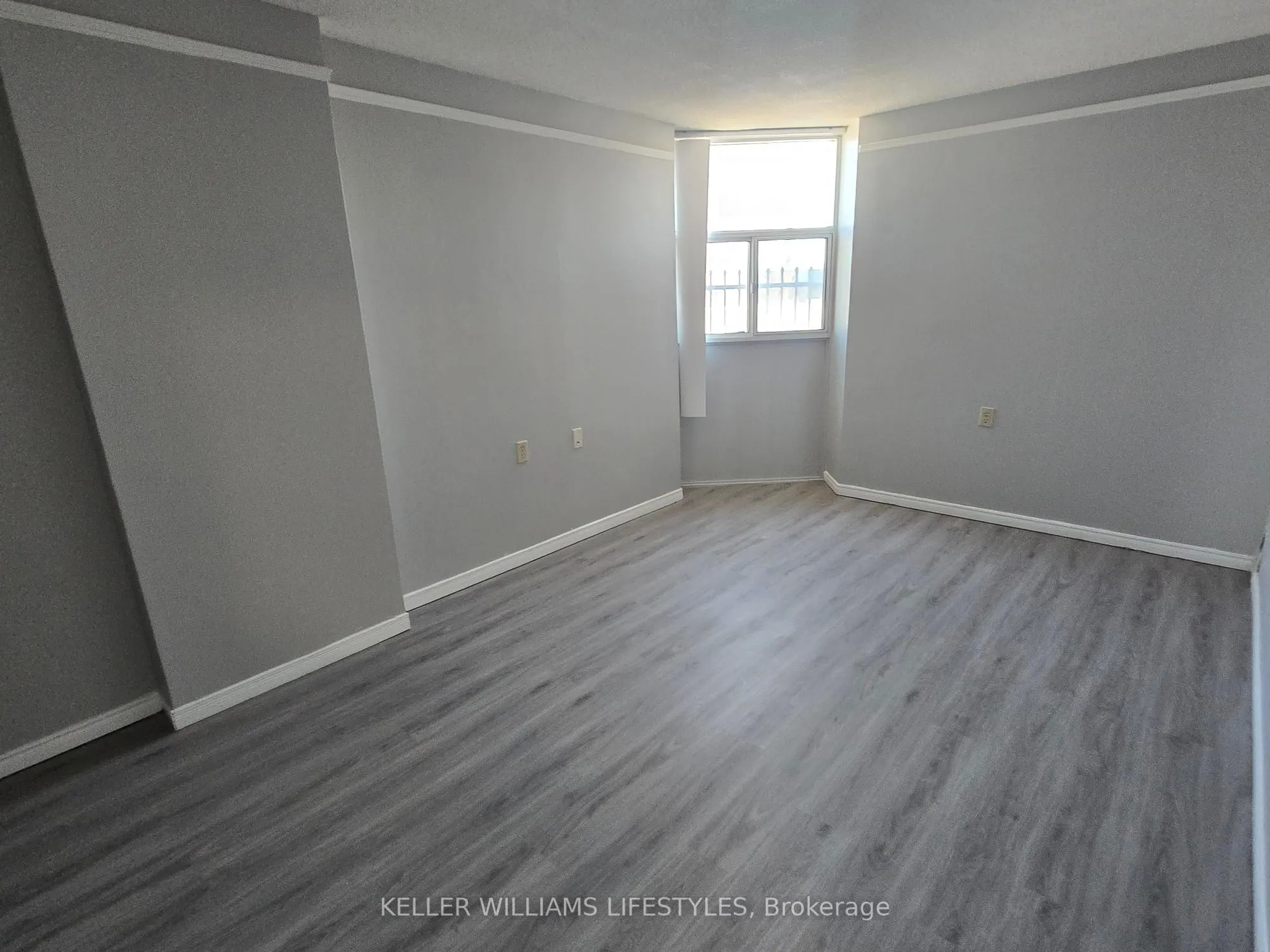 323 Colborne Street, #206
