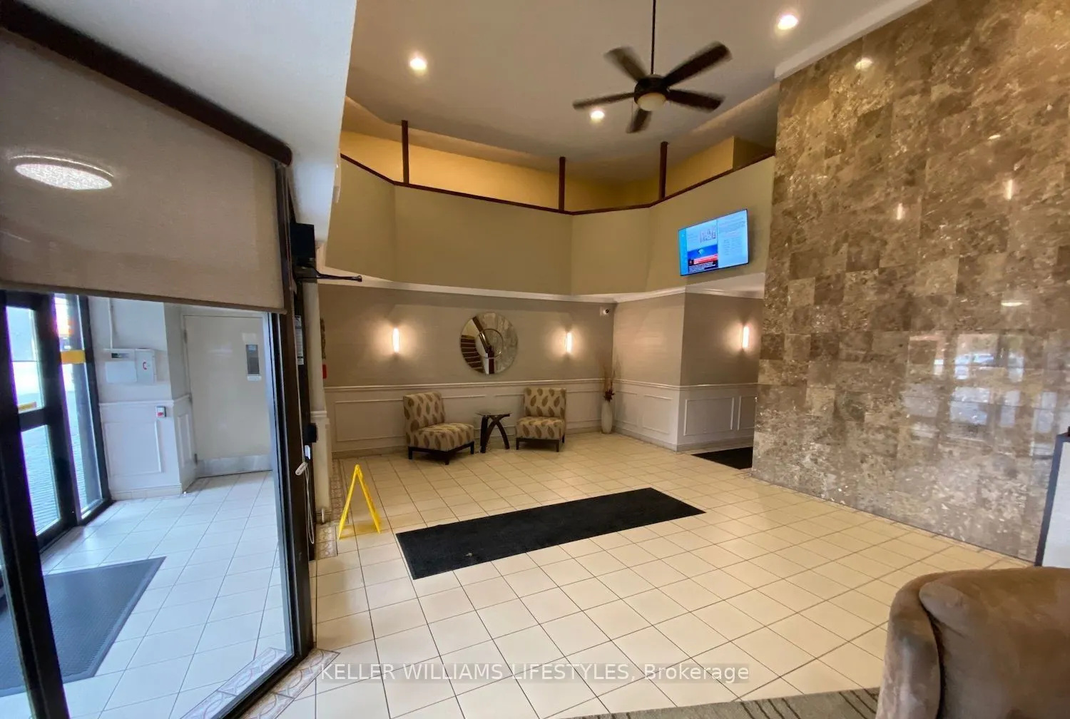 323 Colborne Street, #206