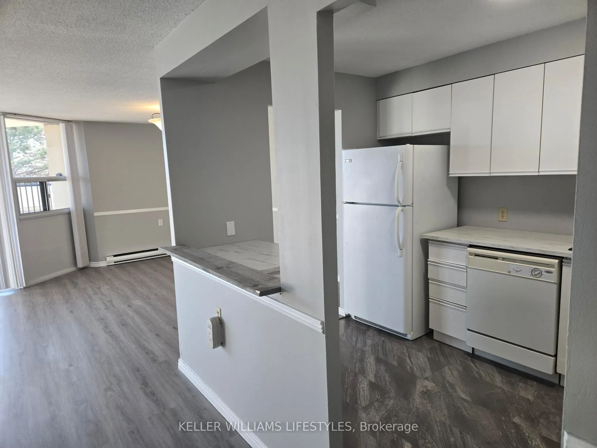 323 Colborne Street, #206