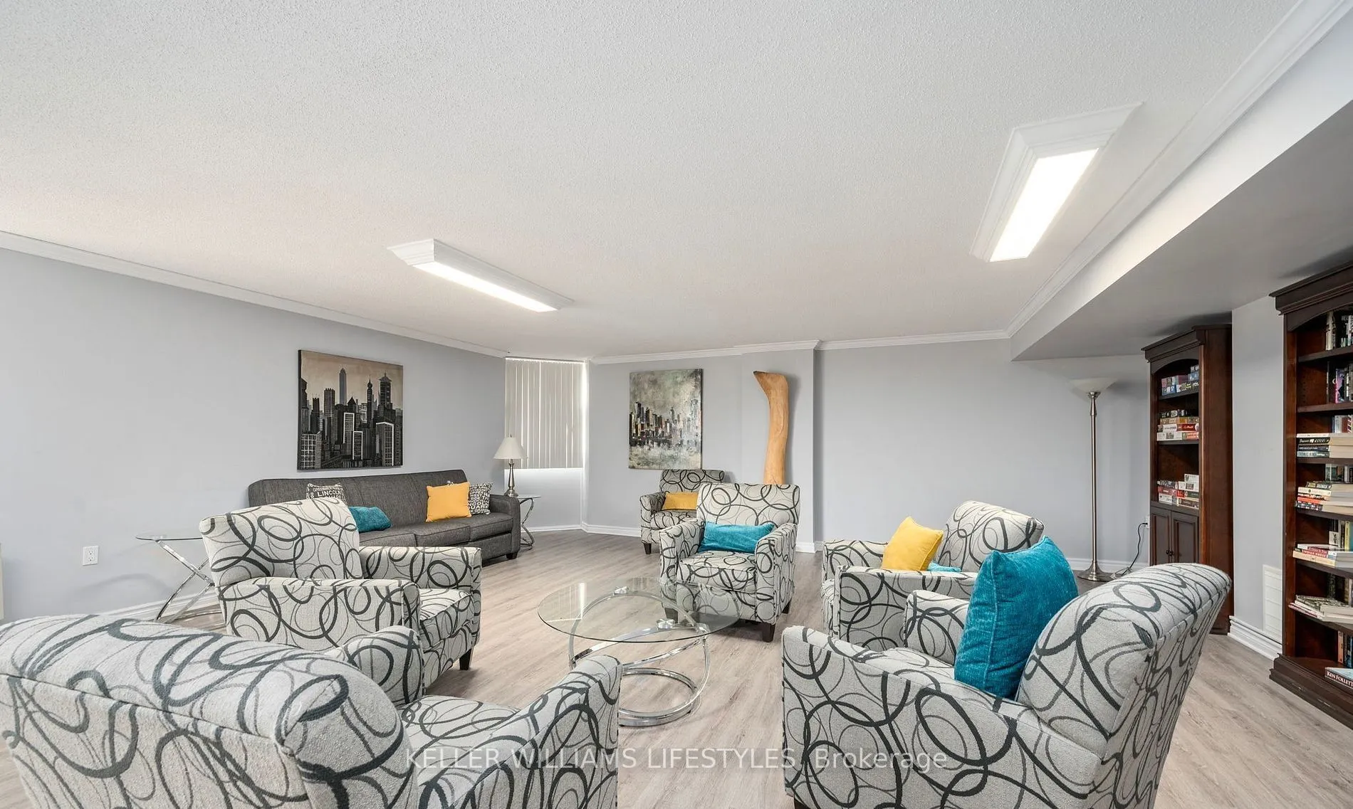 323 Colborne Street, #206