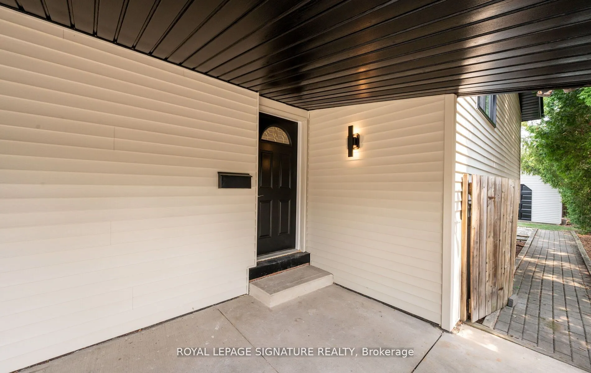 105 Lilacside Drive