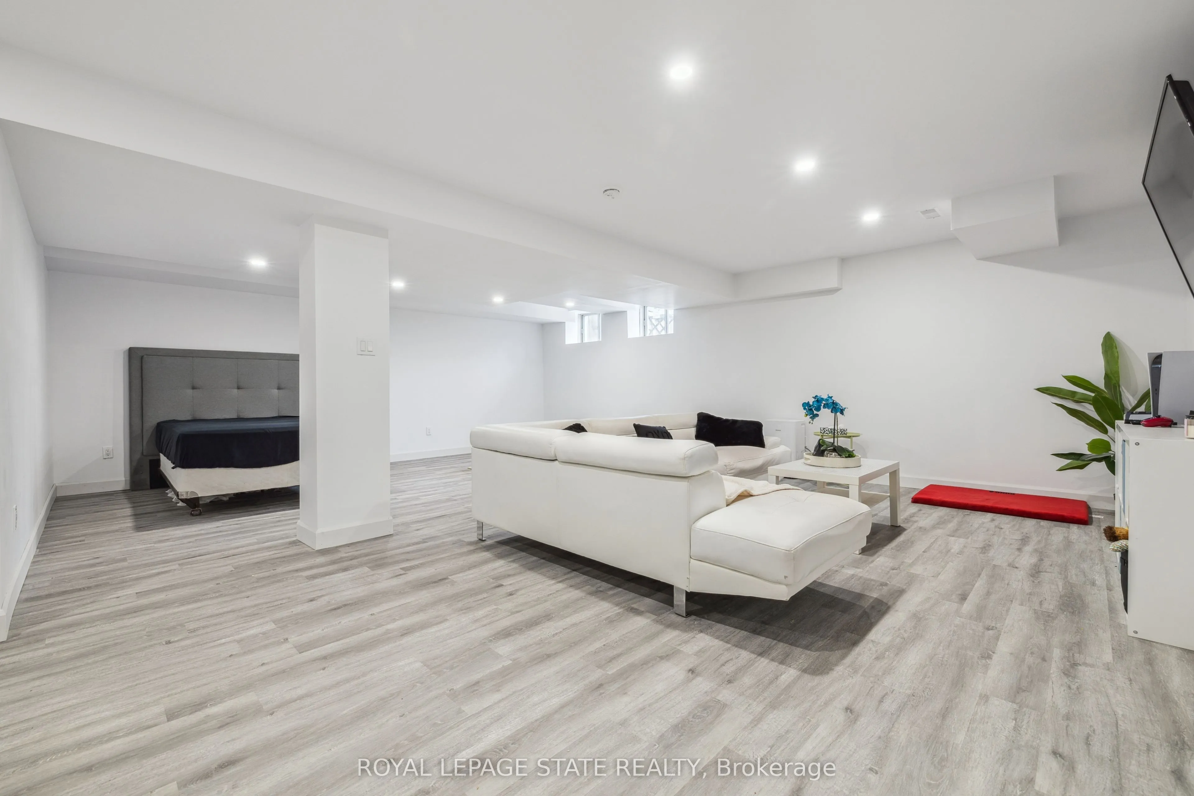 18 South Coast Circle