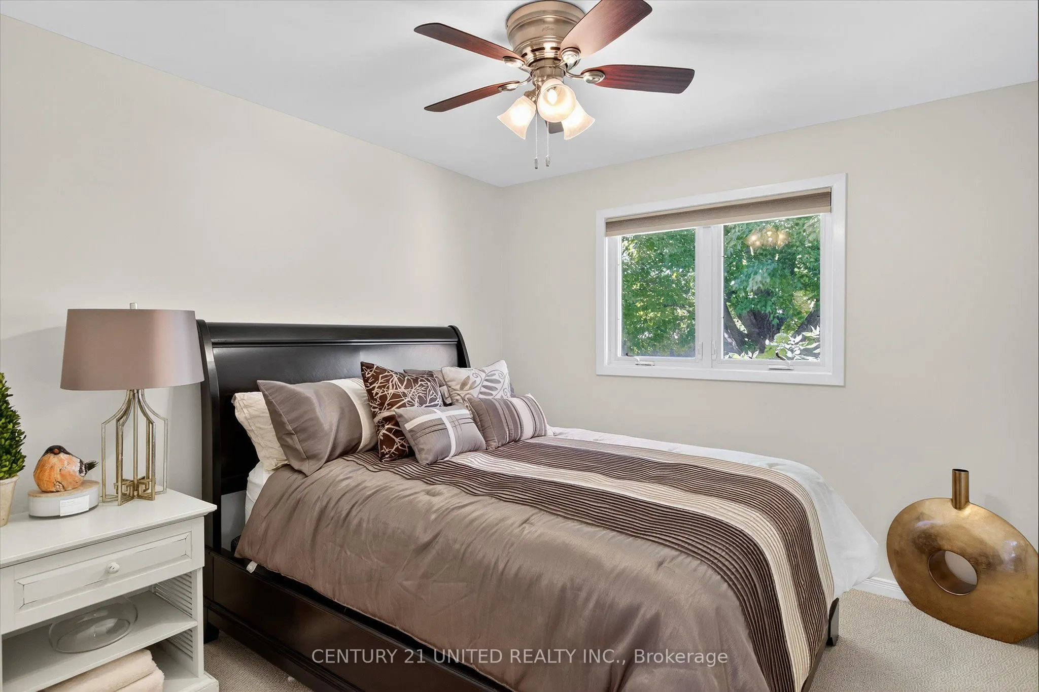 8 Oakwood Crescent