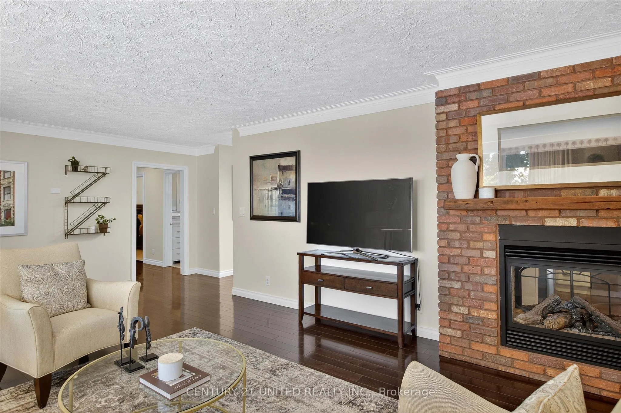 8 Oakwood Crescent