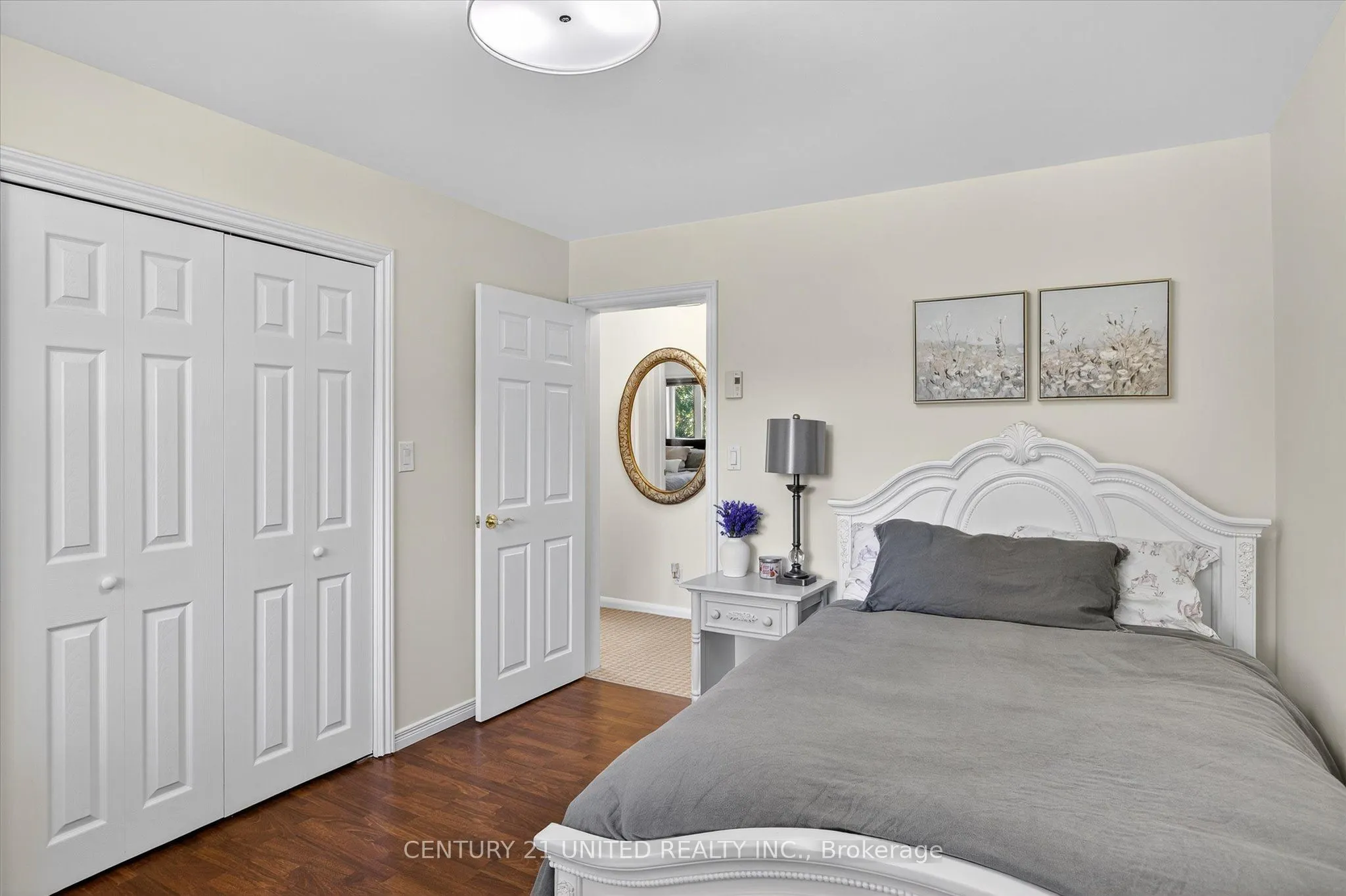 8 Oakwood Crescent