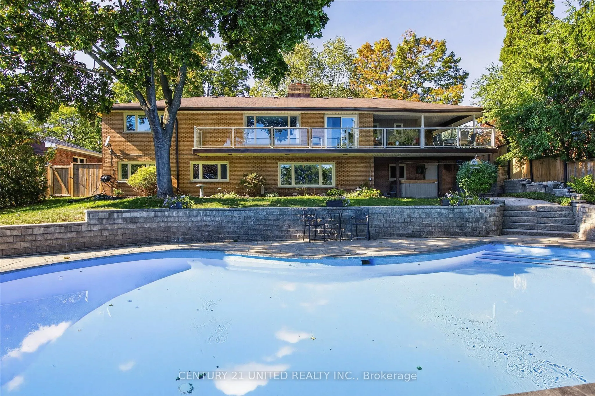 8 Oakwood Crescent