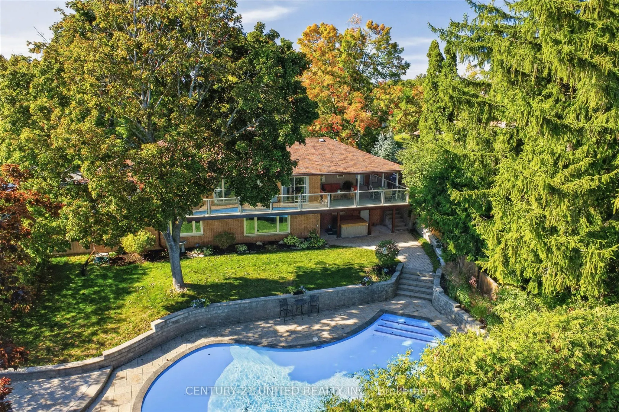 8 Oakwood Crescent