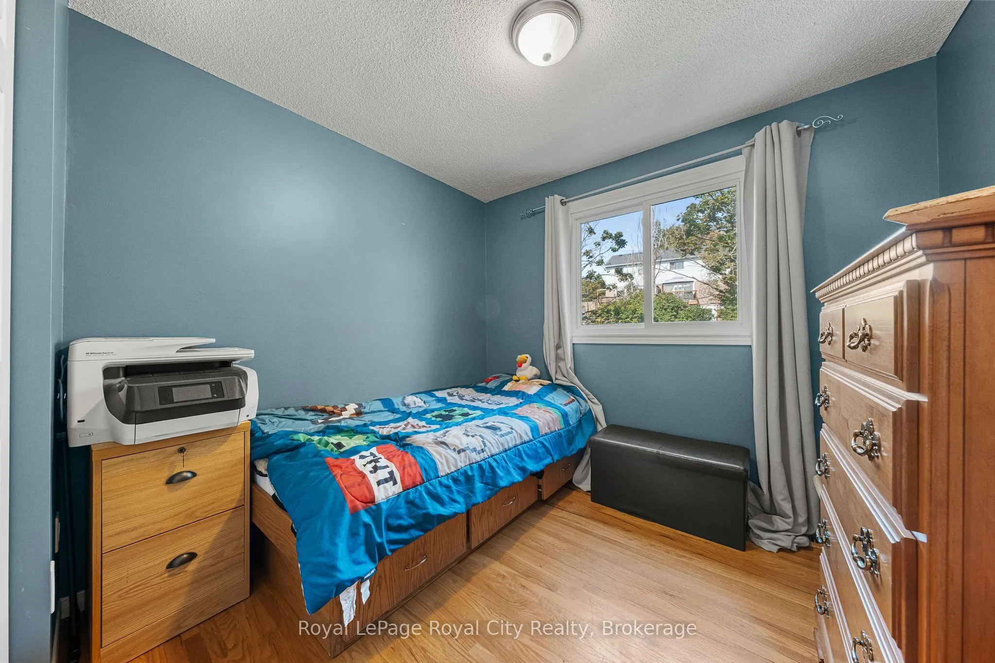 129 Victoria Road N, #16