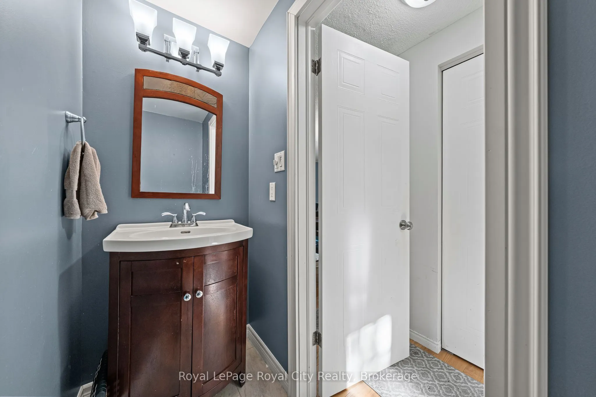 129 Victoria Road N, #16