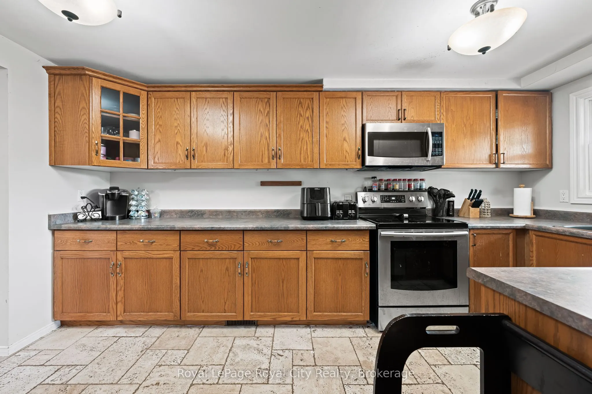 129 Victoria Road N, #16