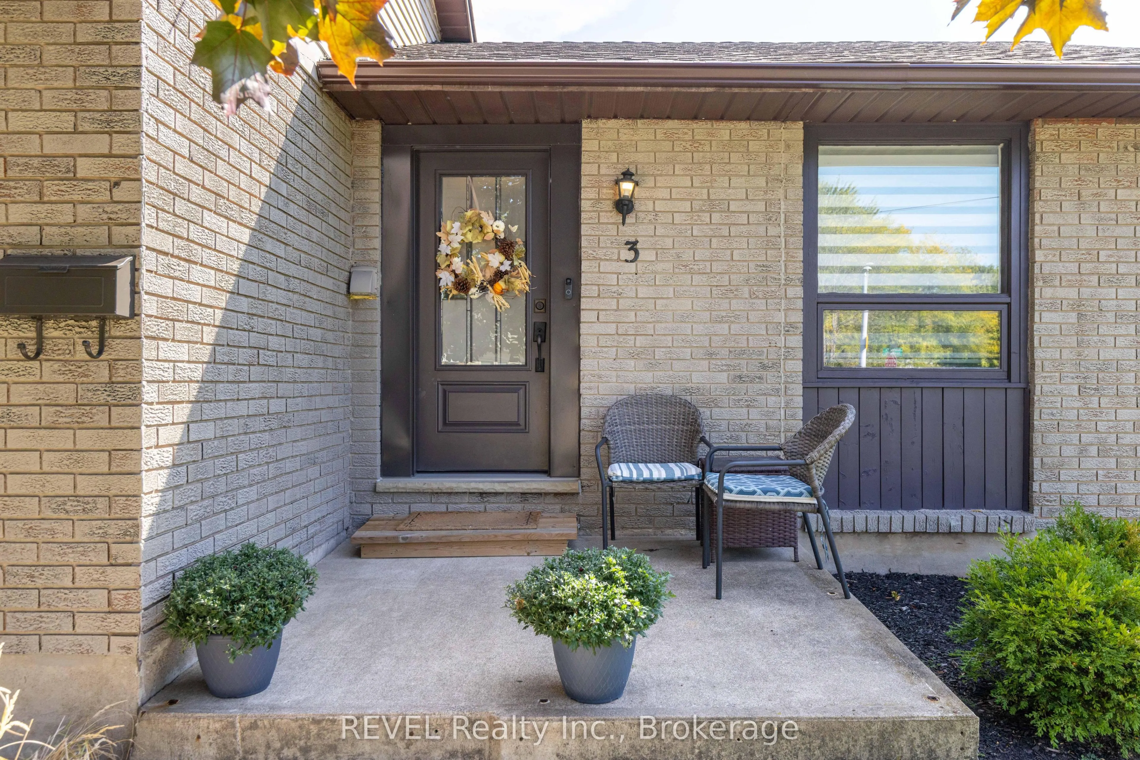 3 Newleaf Crescent
