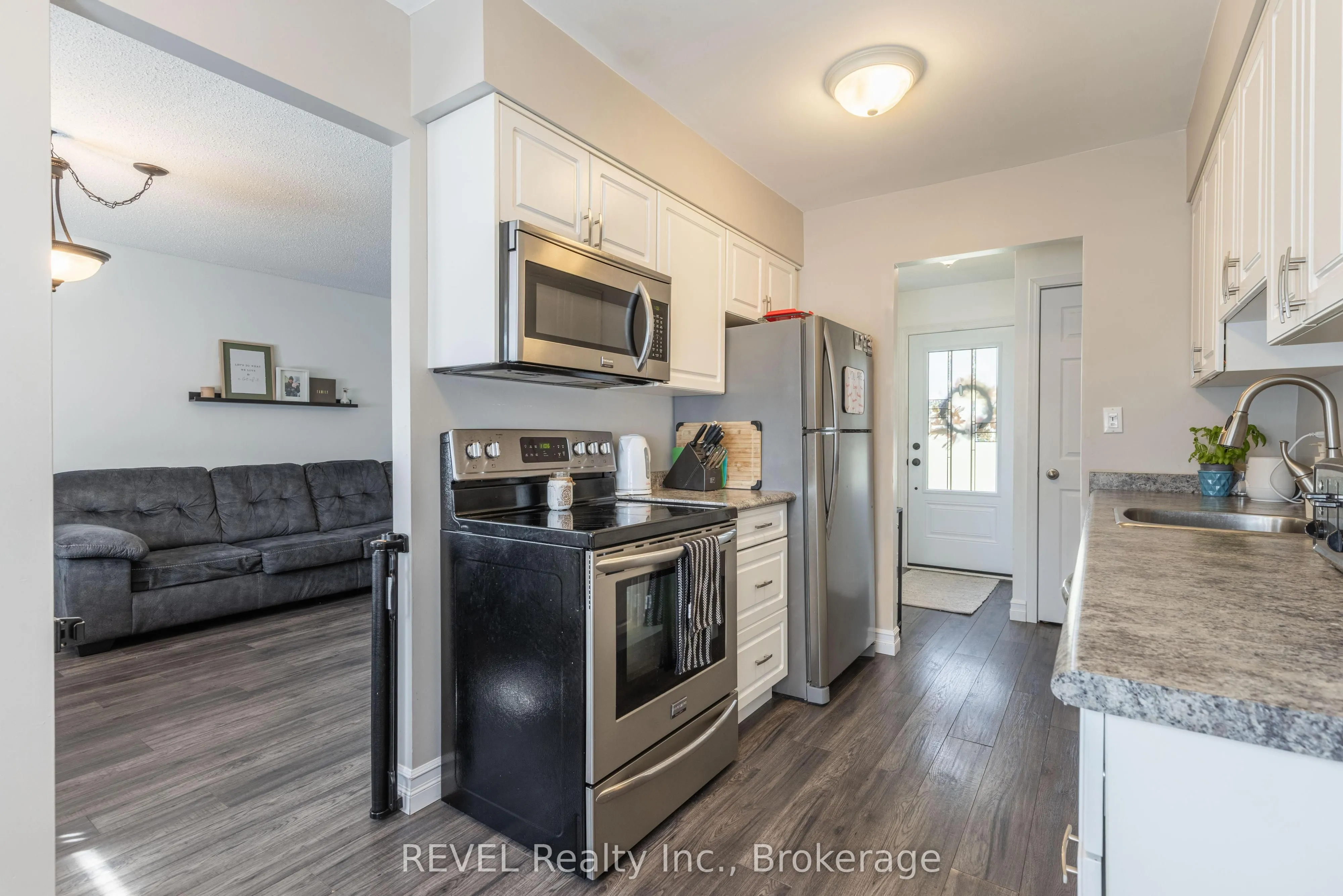 3 Newleaf Crescent