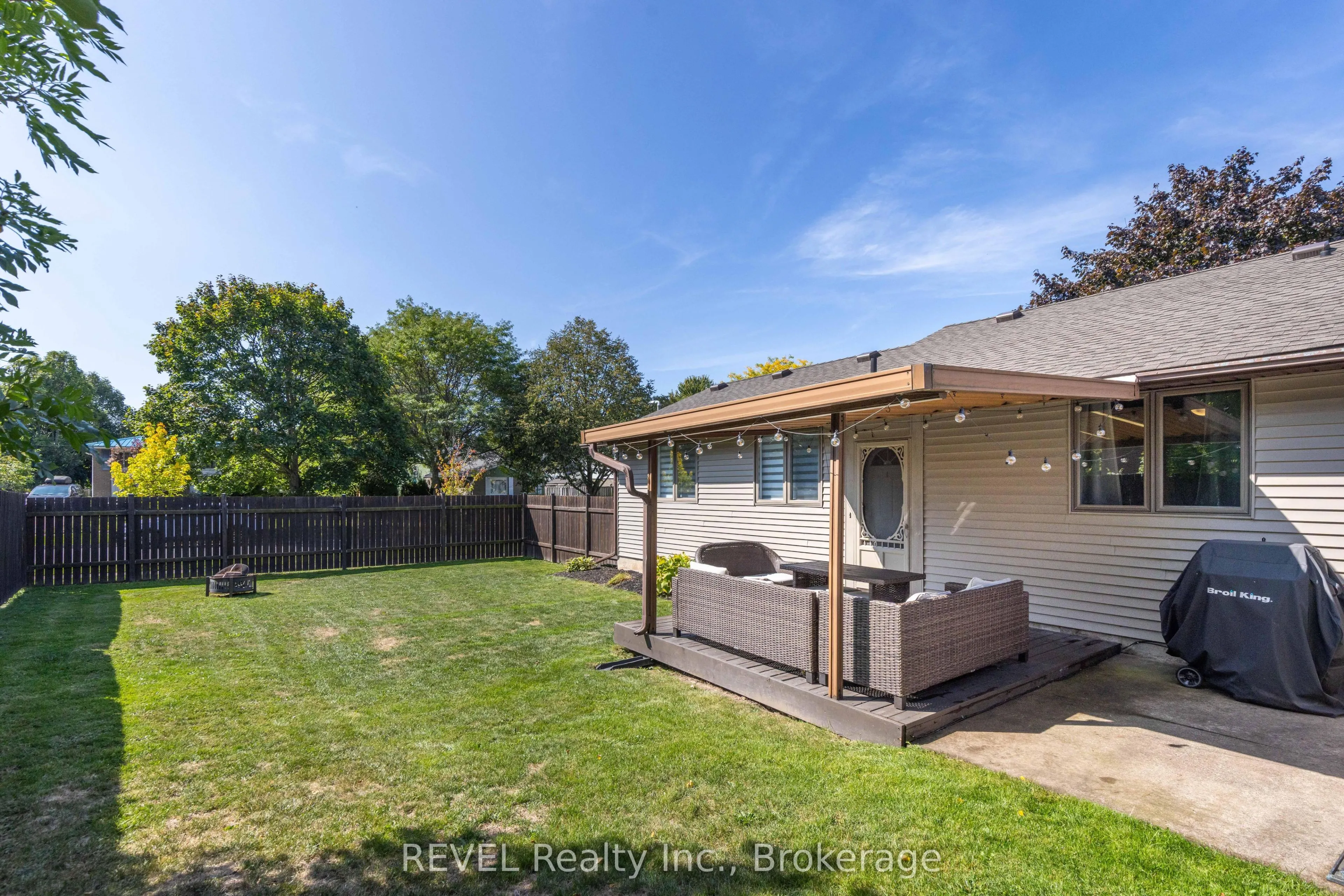 3 Newleaf Crescent