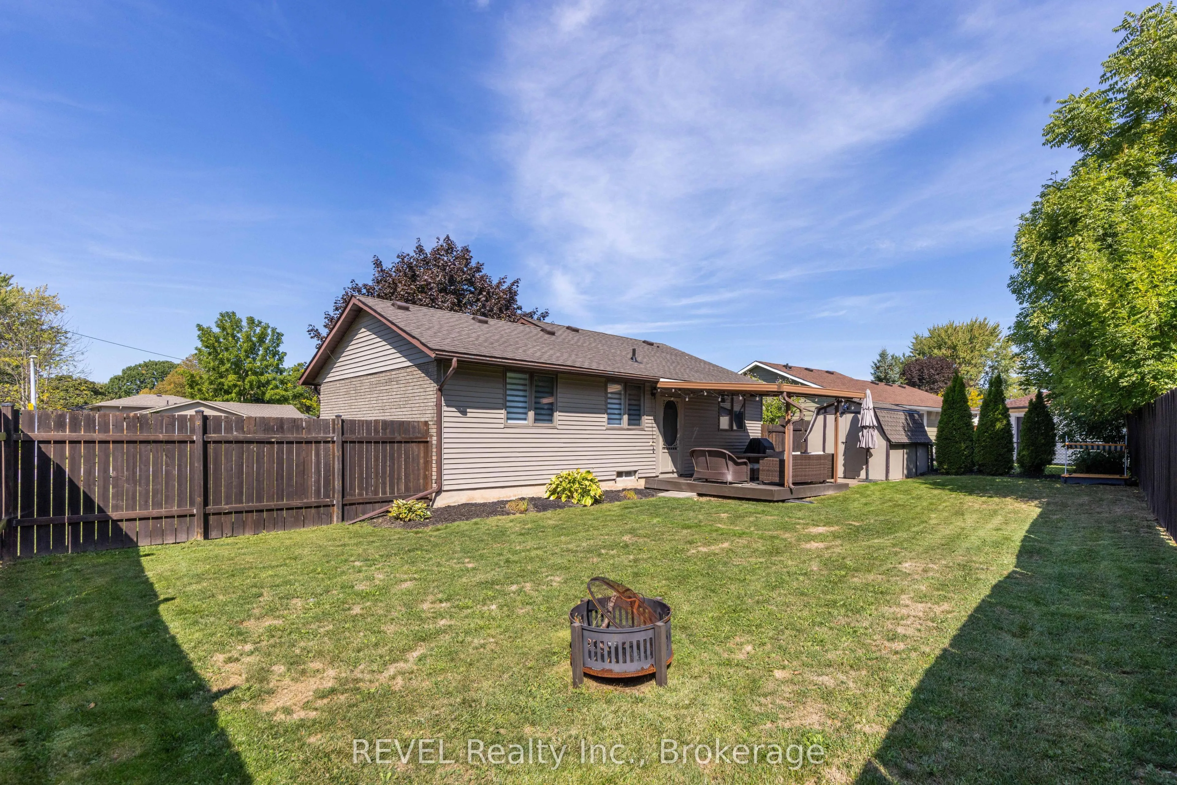 3 Newleaf Crescent