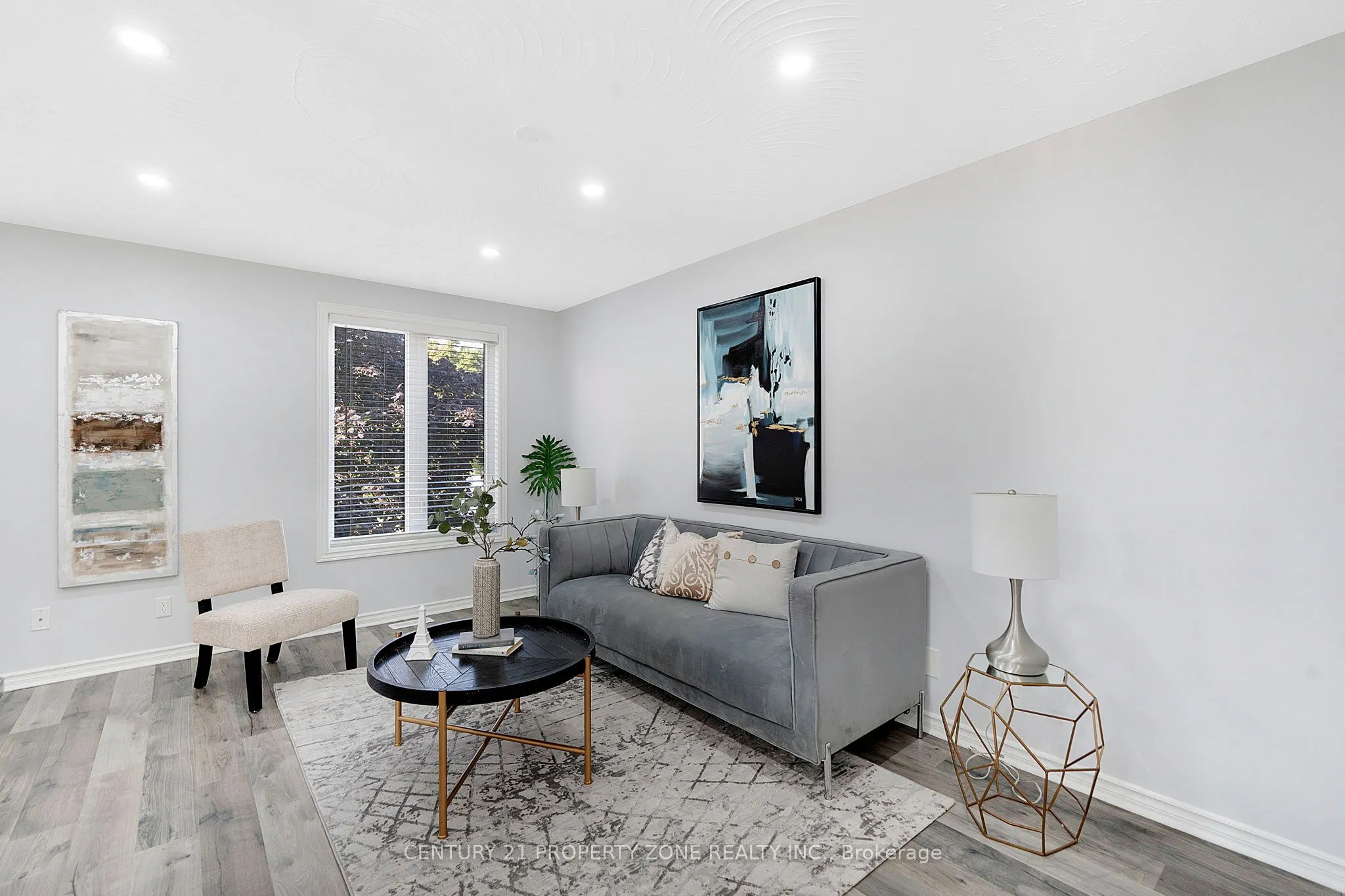 39 Southview Crescent