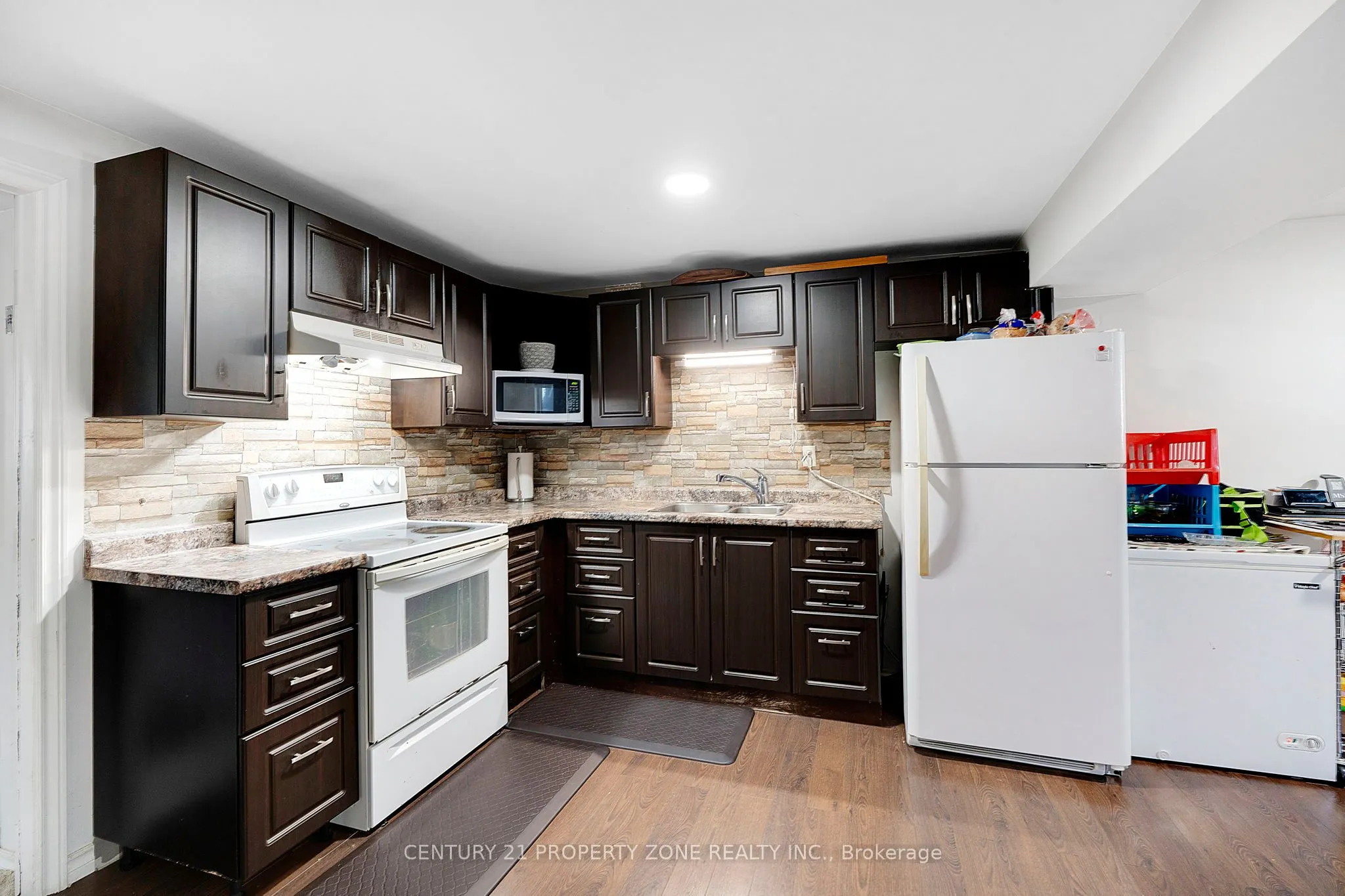 39 Southview Crescent