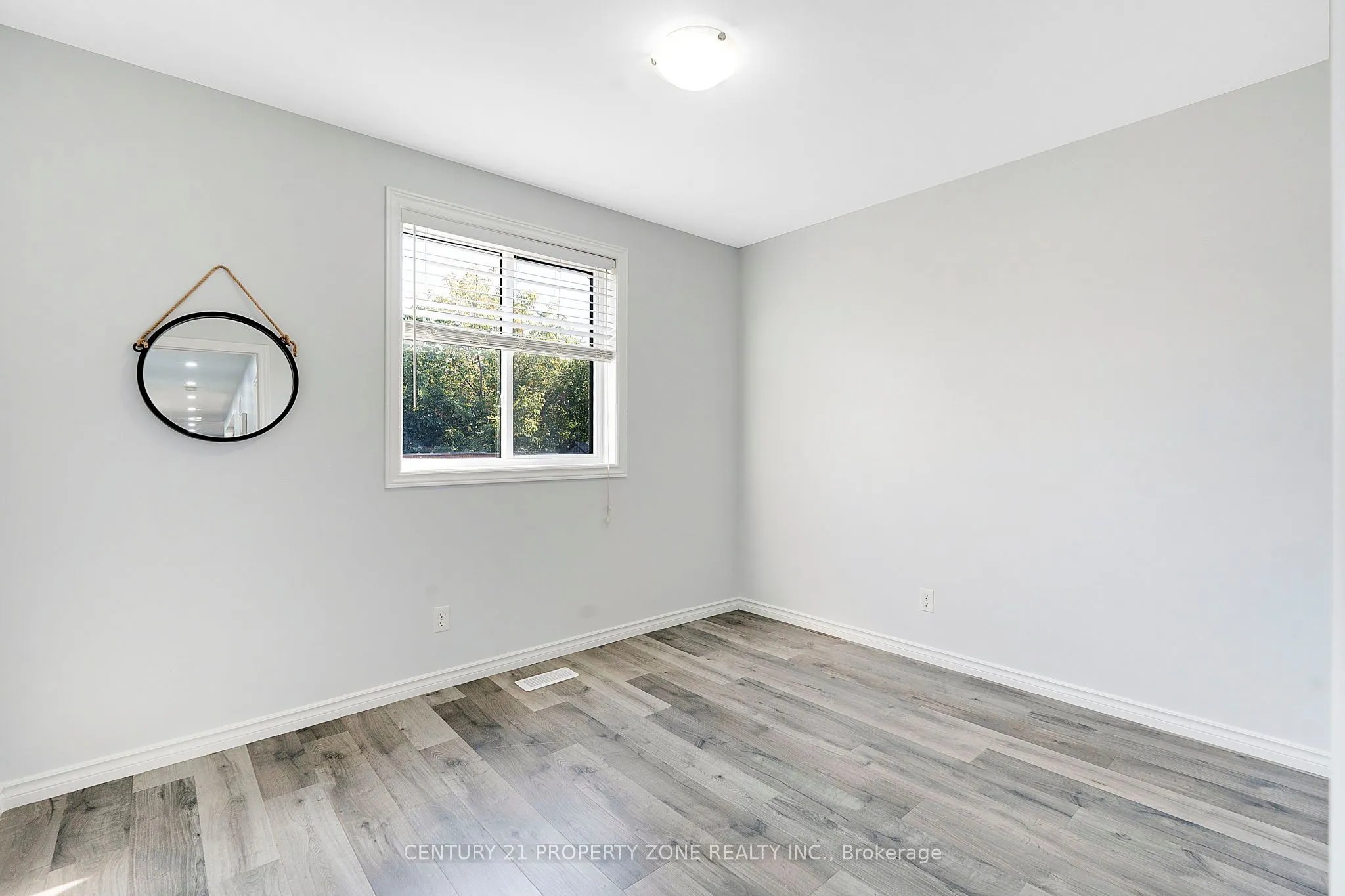 39 Southview Crescent