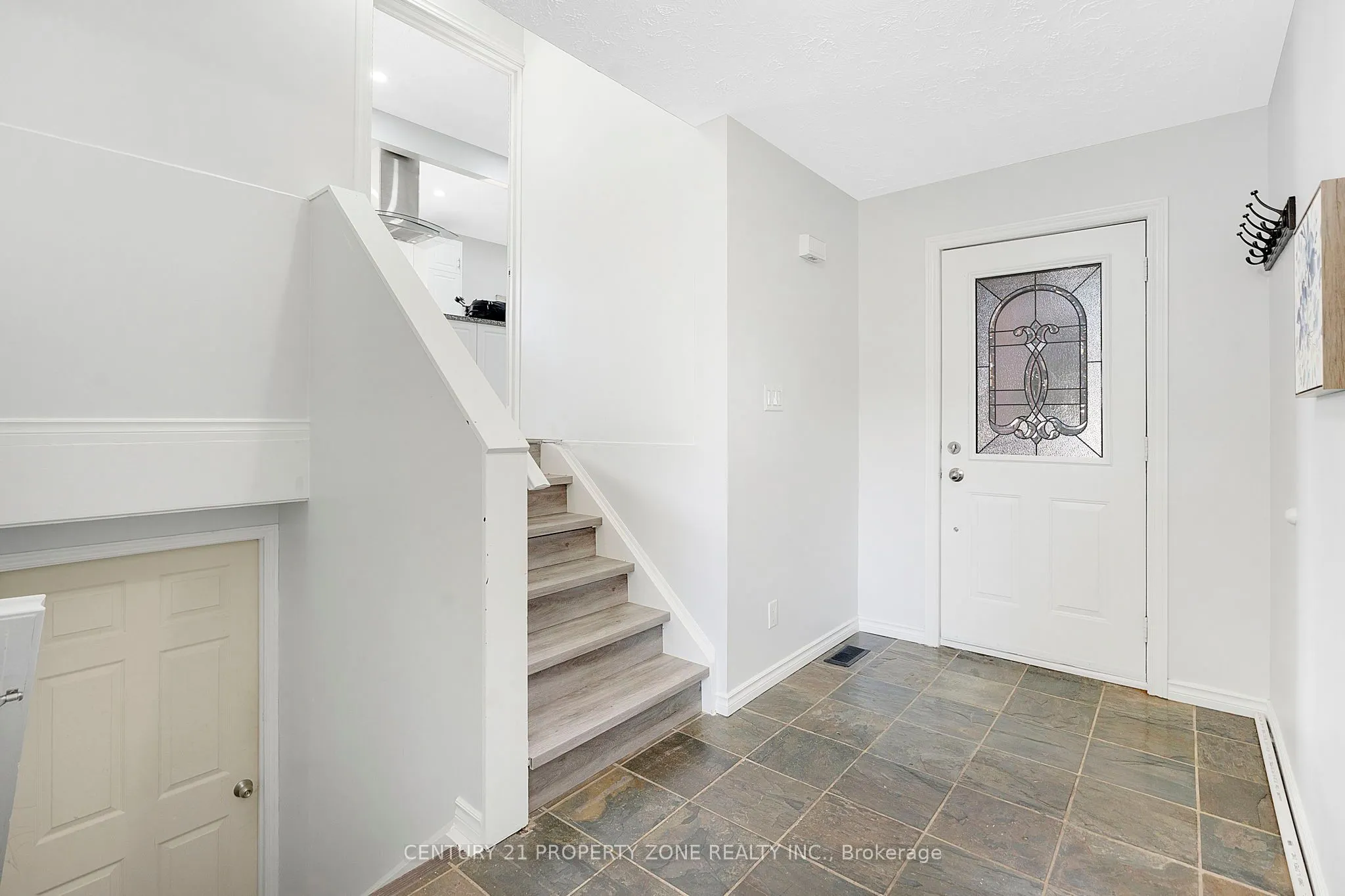39 Southview Crescent