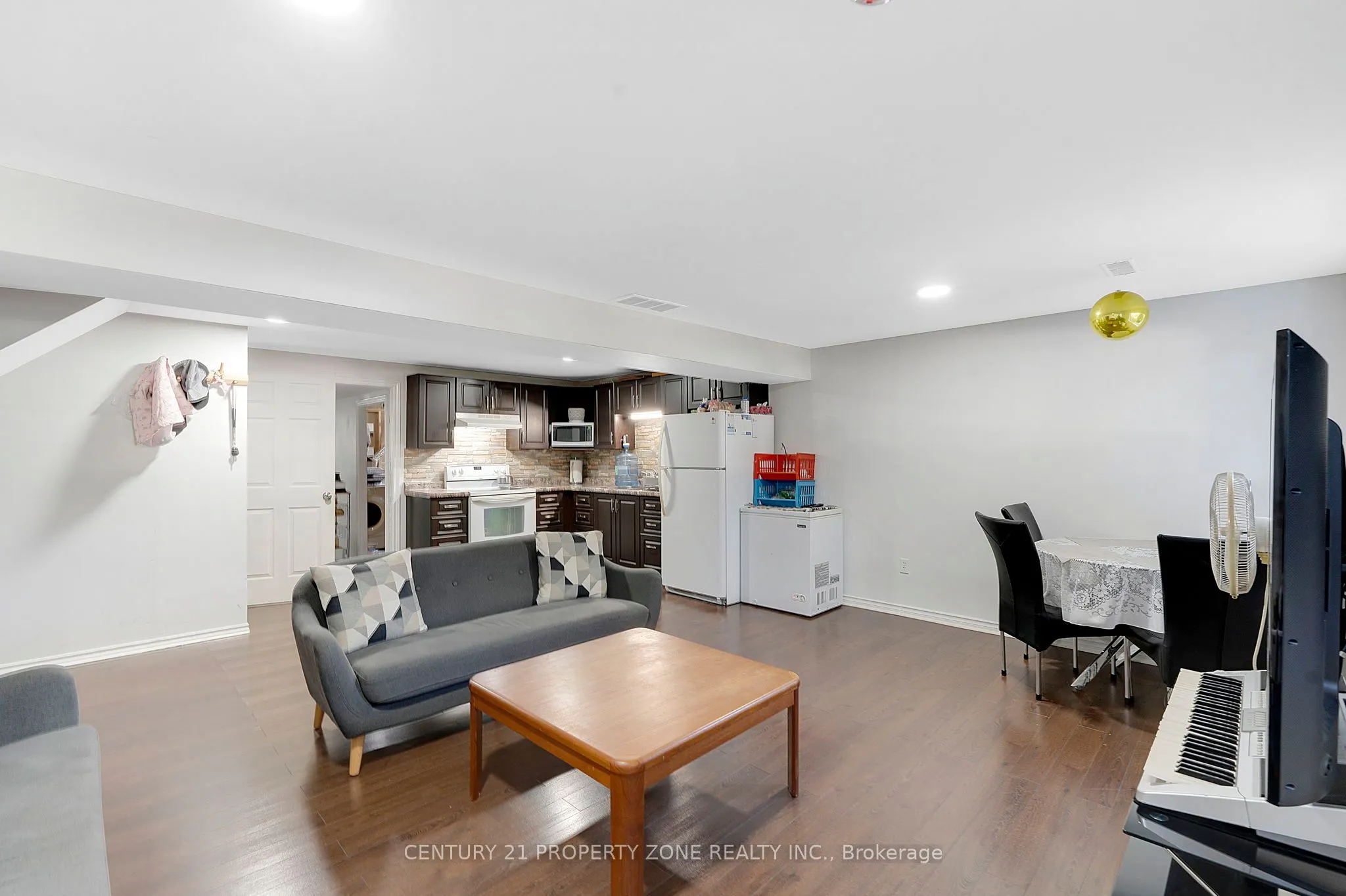 39 Southview Crescent