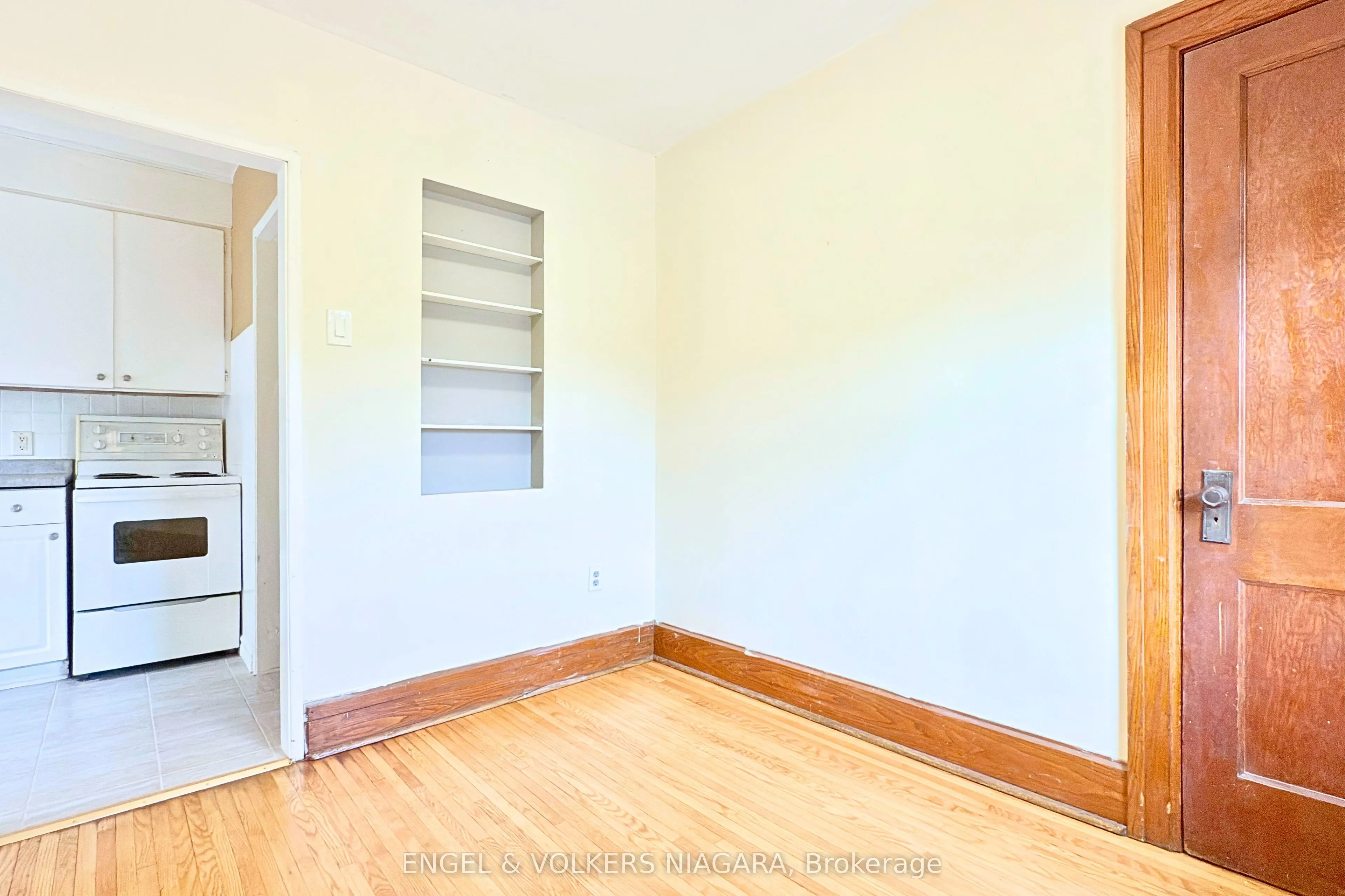 5038 HURON Street