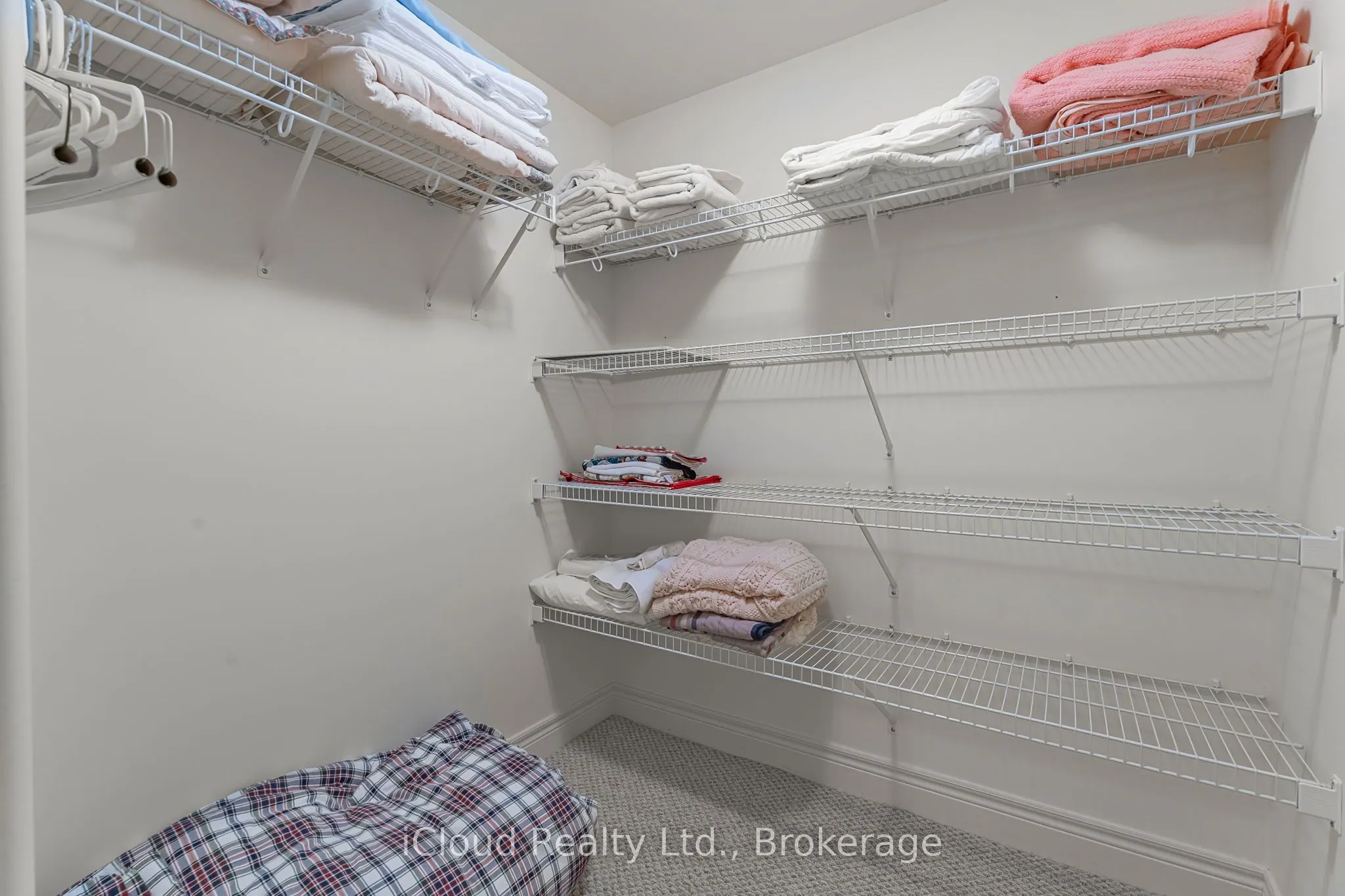 92 Loretta Drive, #7