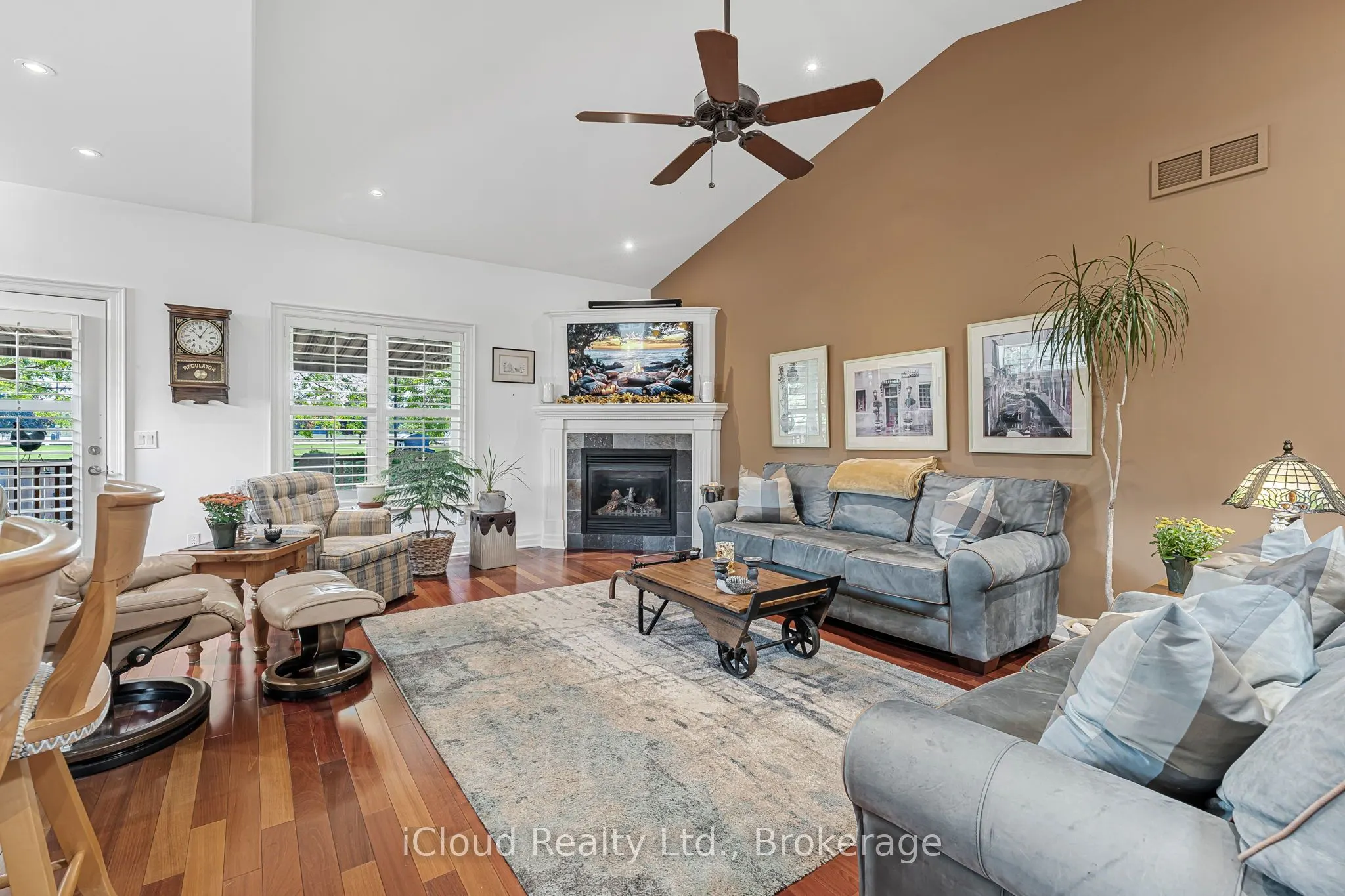 92 Loretta Drive, #7