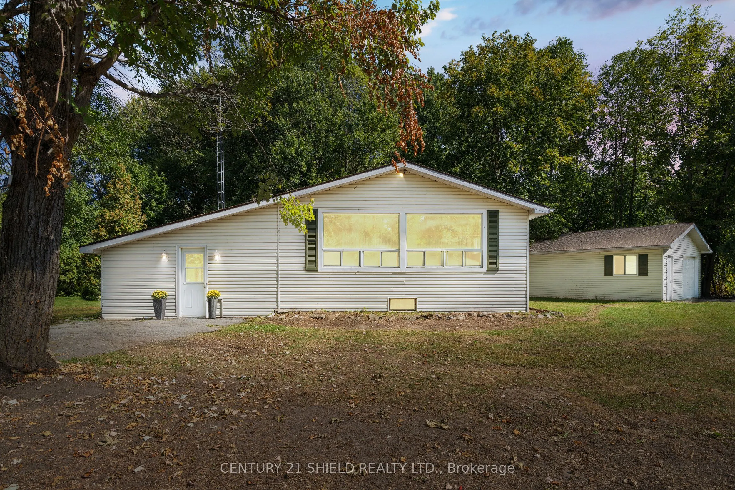 6261 - 911 - 6259 67th Avenue