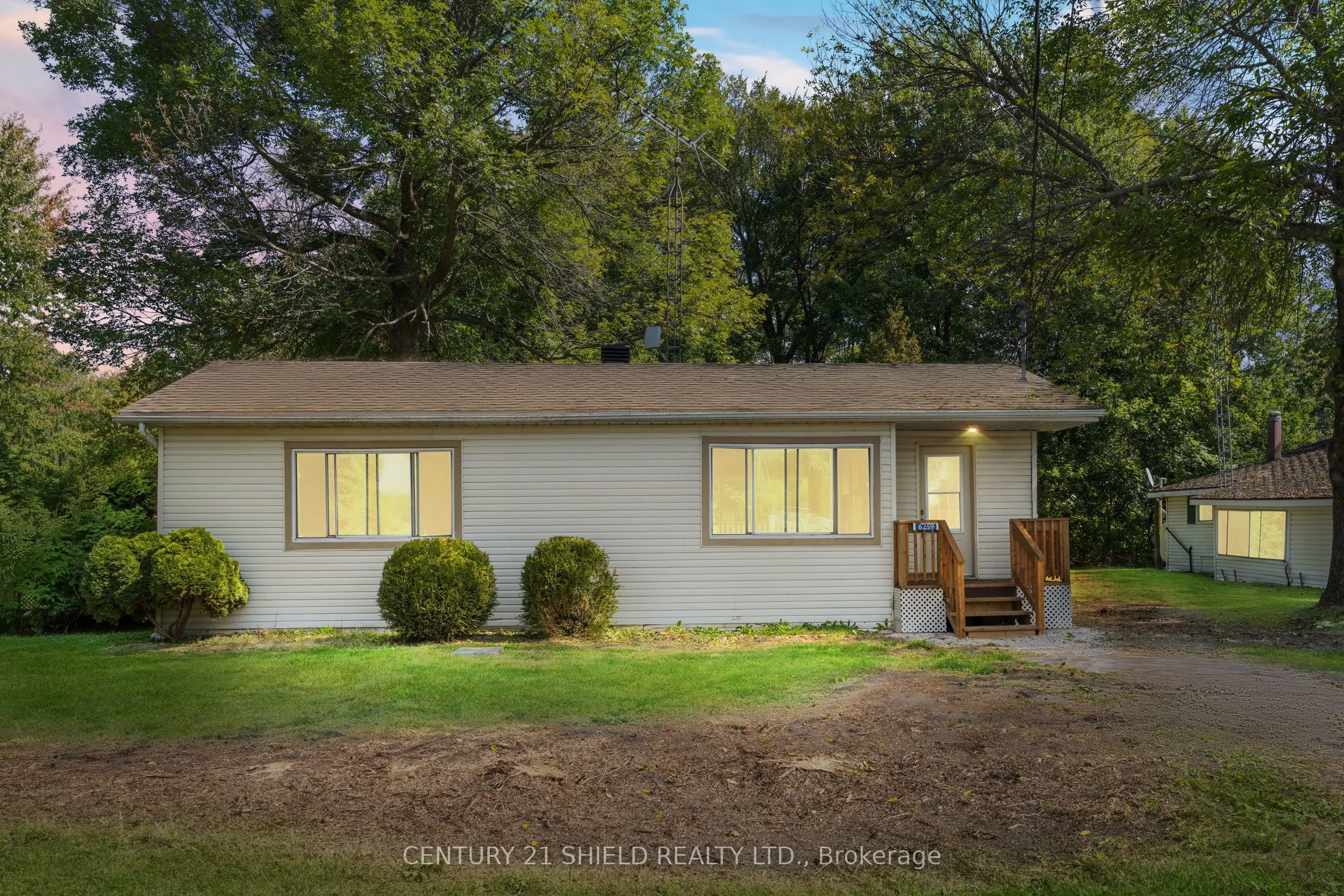 6261 - 911 - 6259 67th Avenue