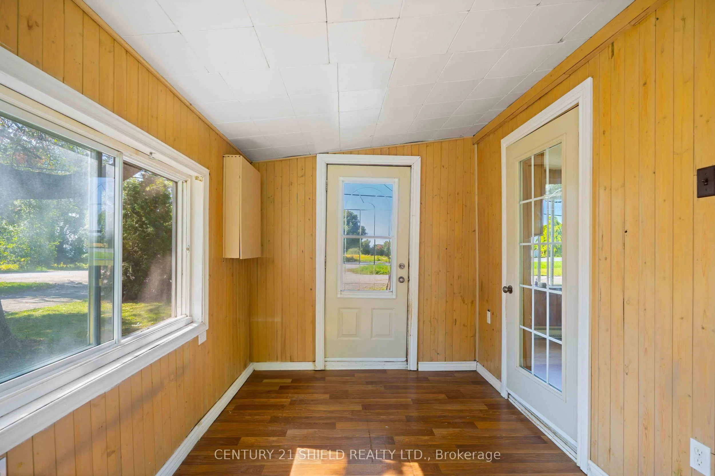 6261 - 911 - 6259 67th Avenue