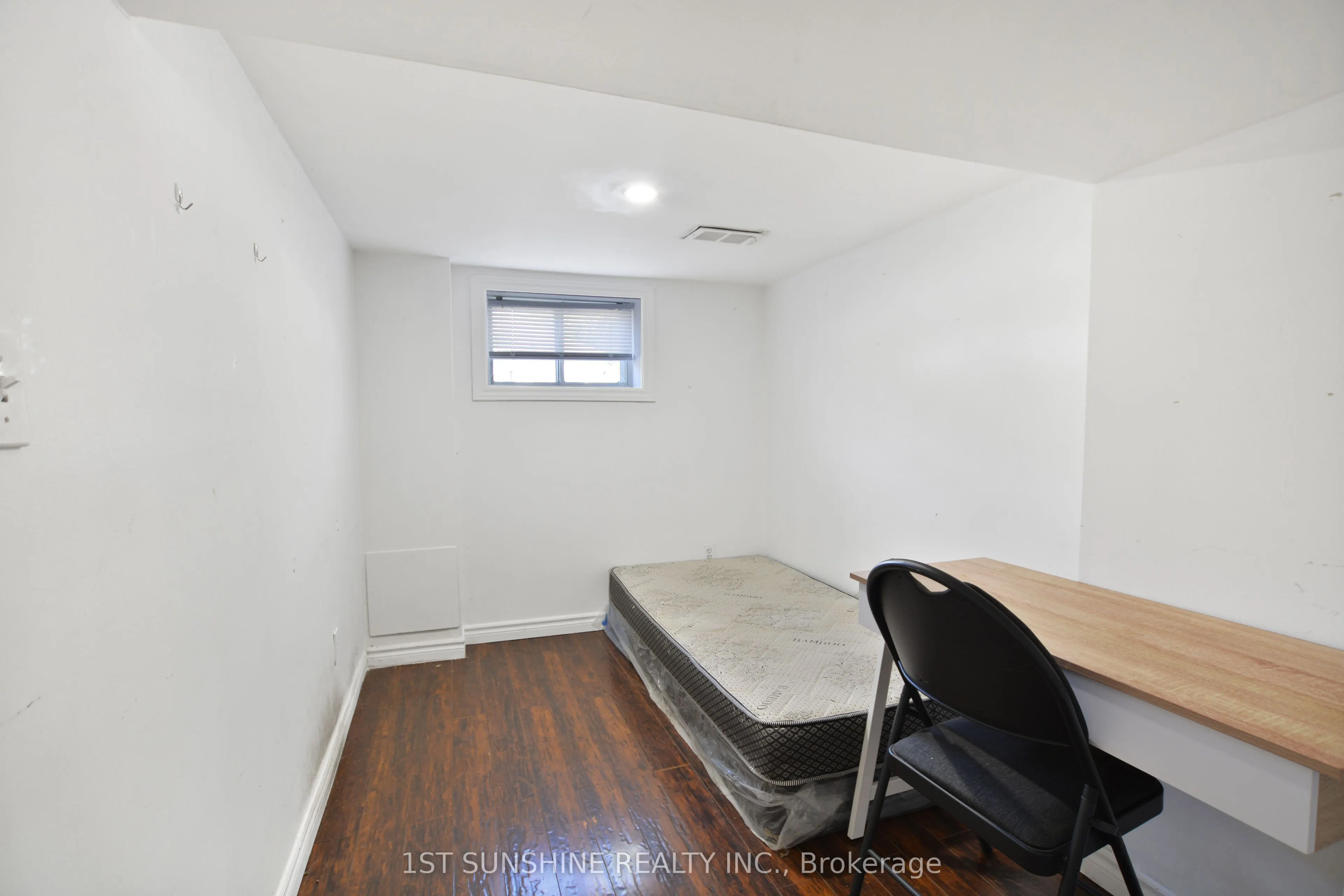 61 Broadway Avenue