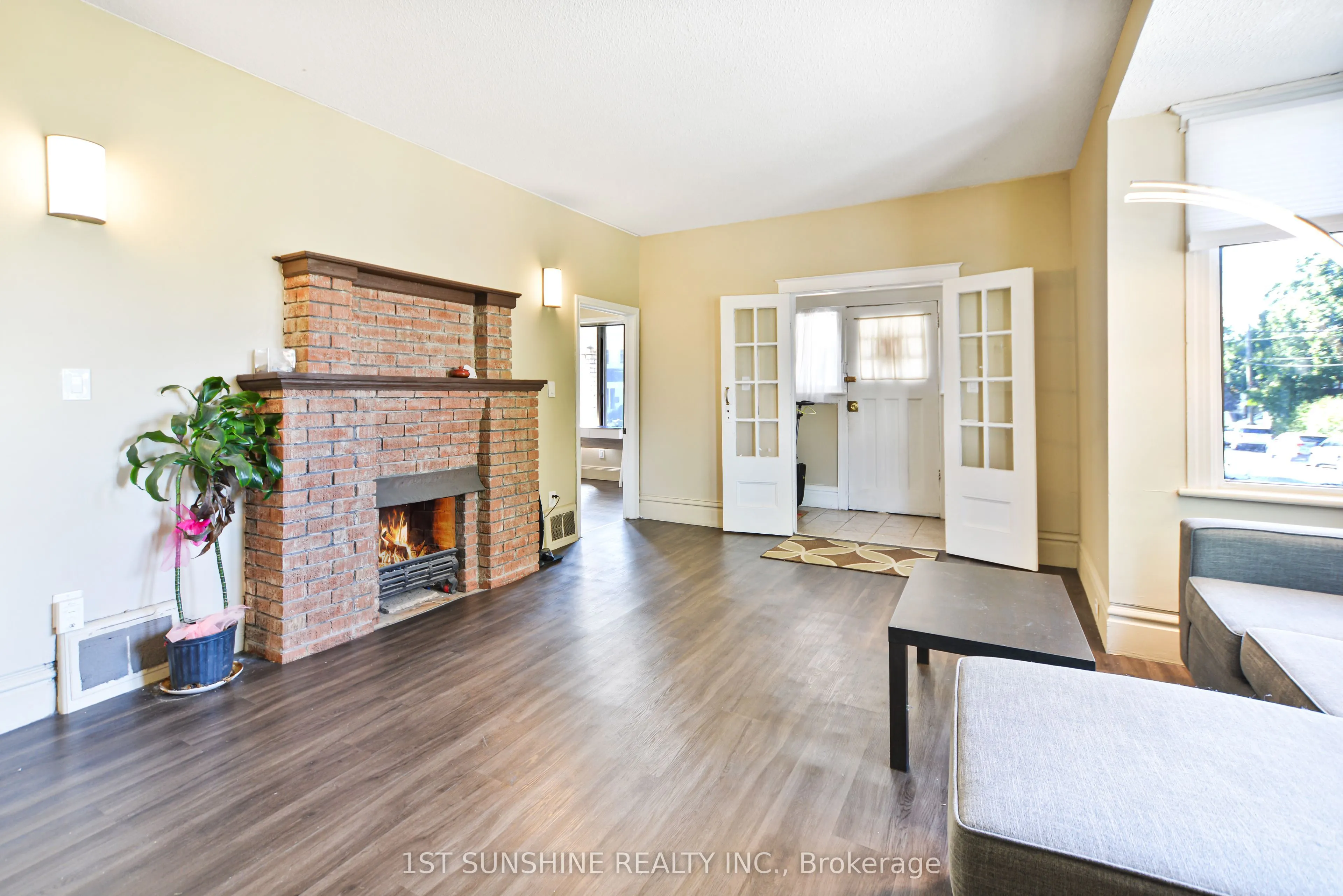 61 Broadway Avenue