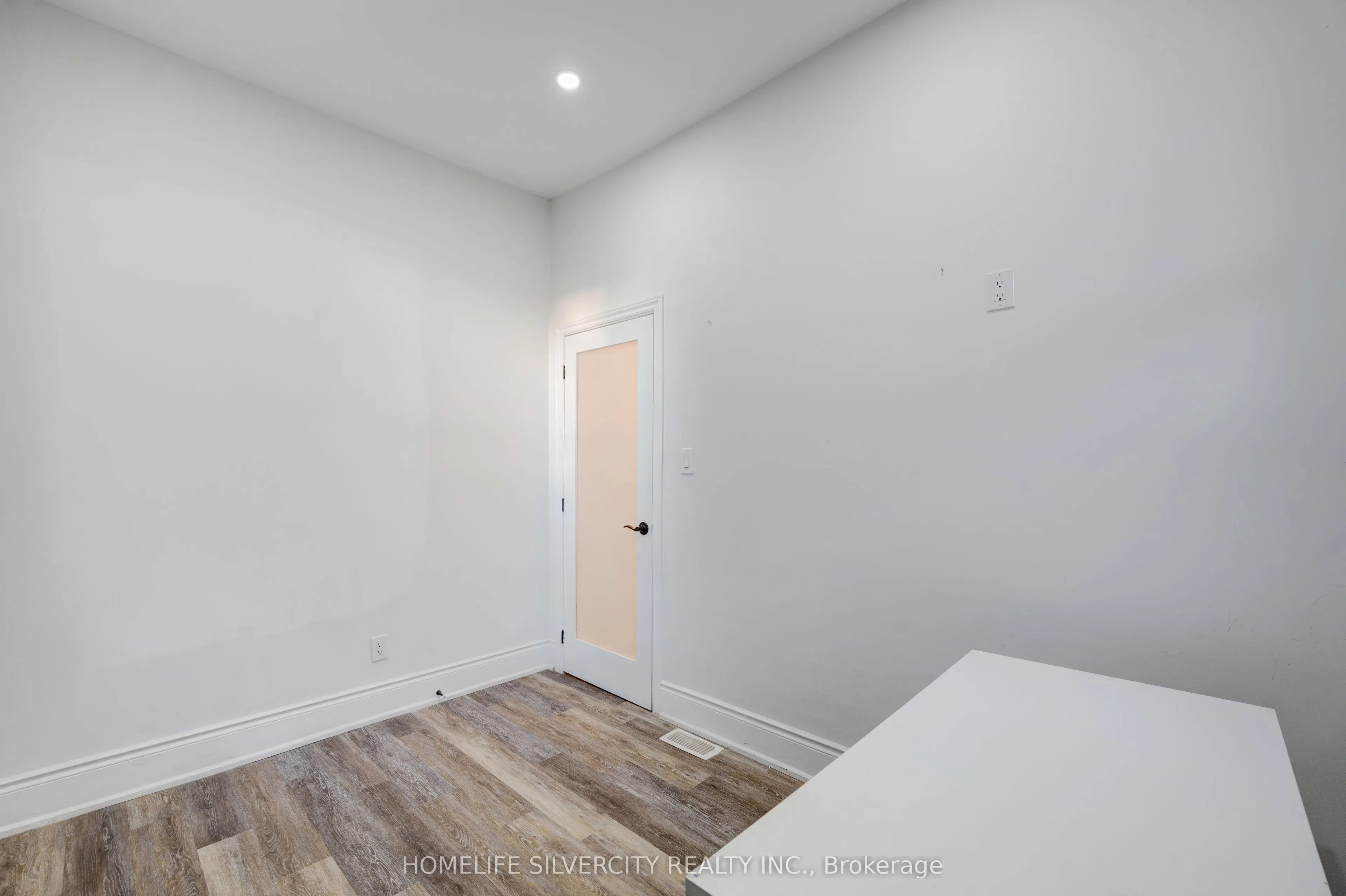 484 Main Street E, #1