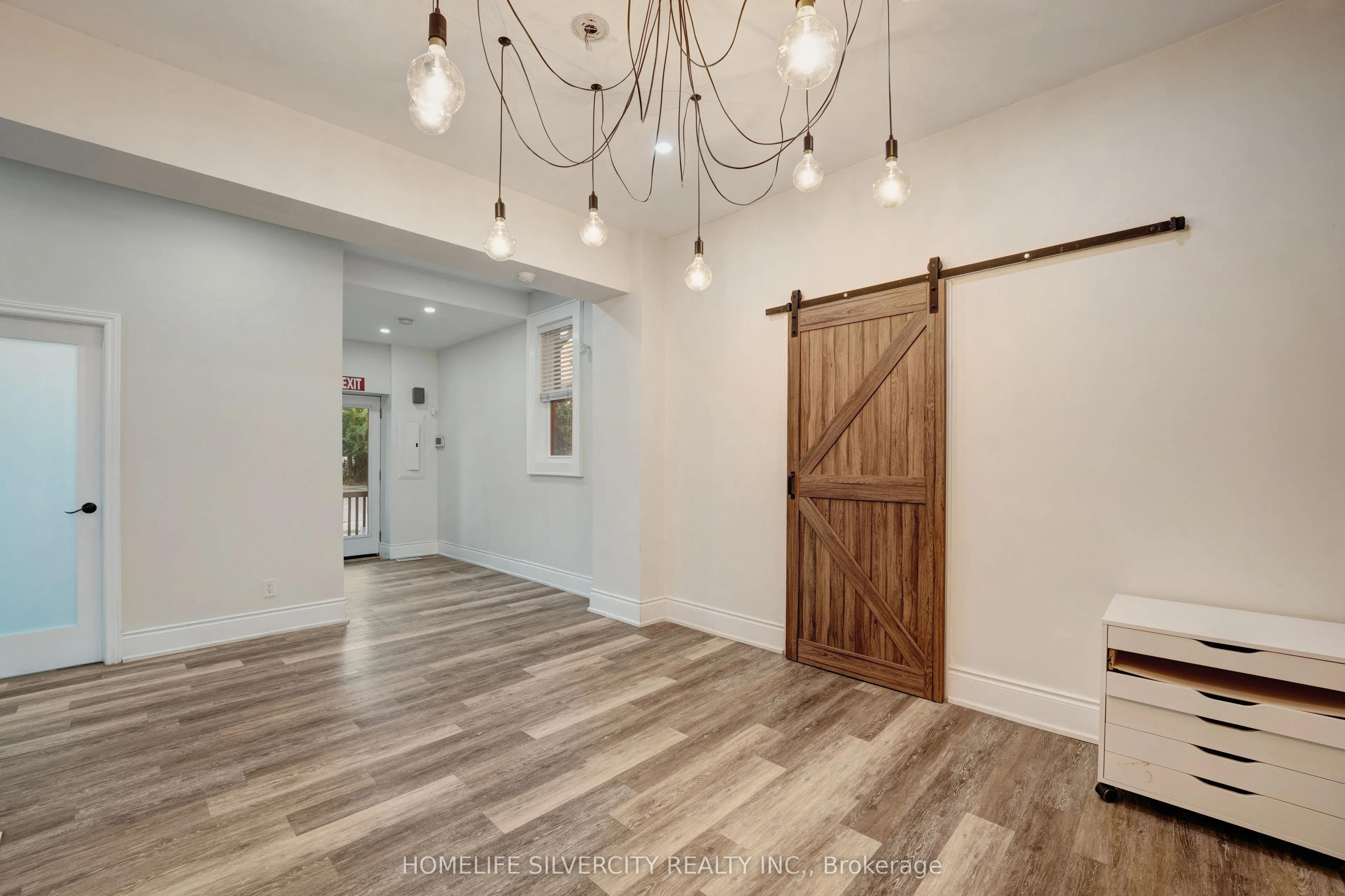 484 Main Street E, #1