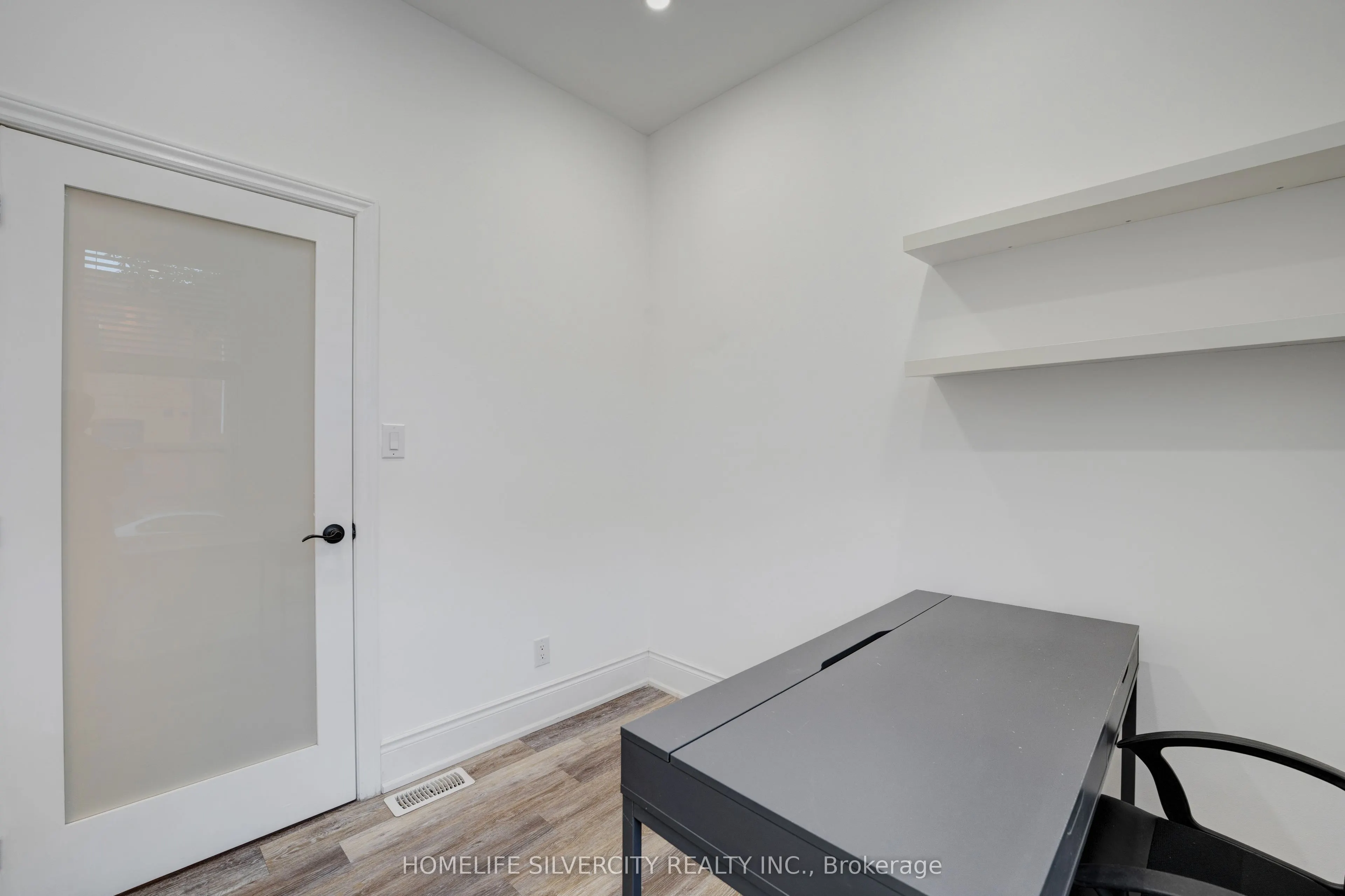 484 Main Street E, #1