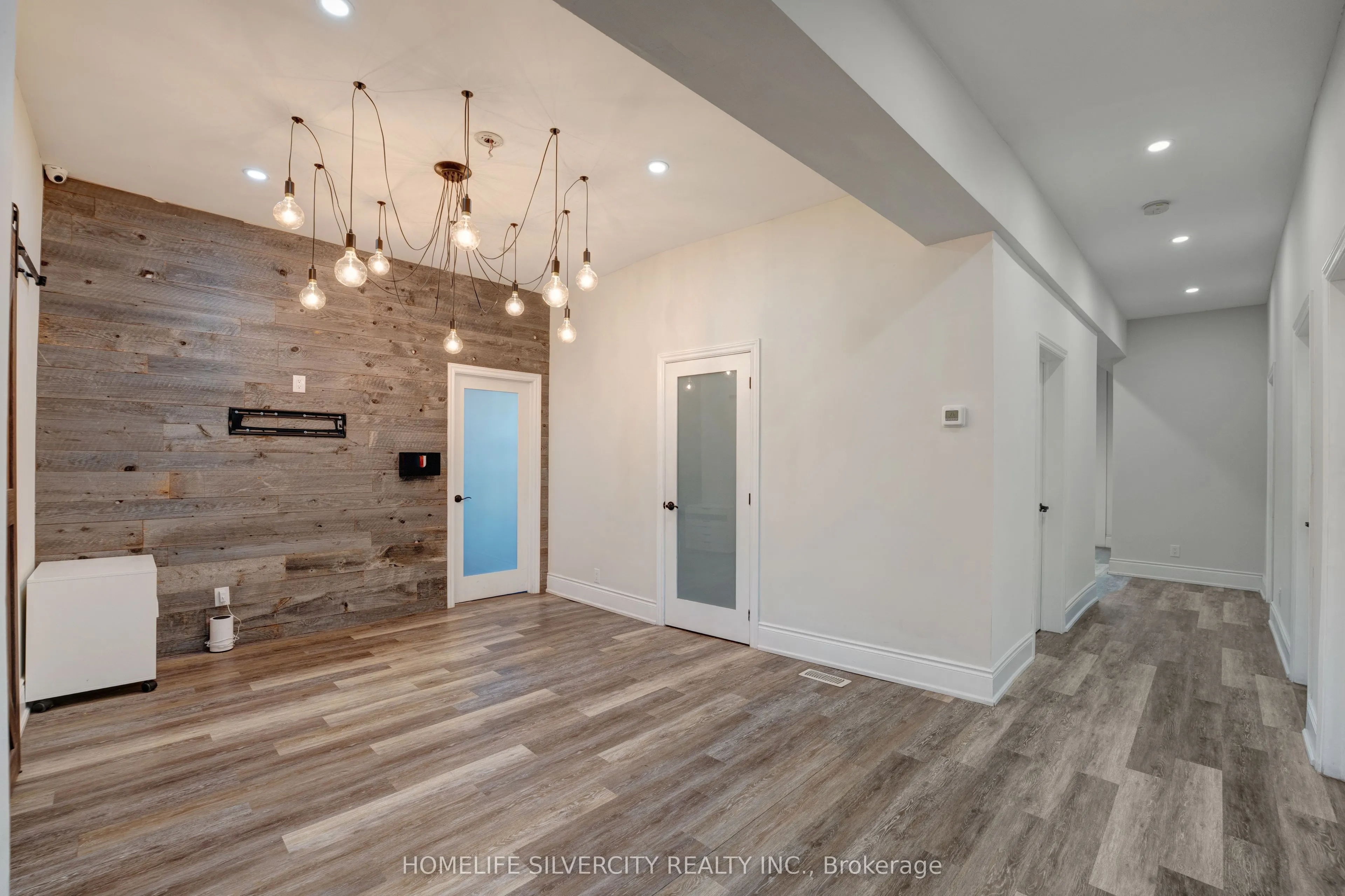 484 Main Street E, #1