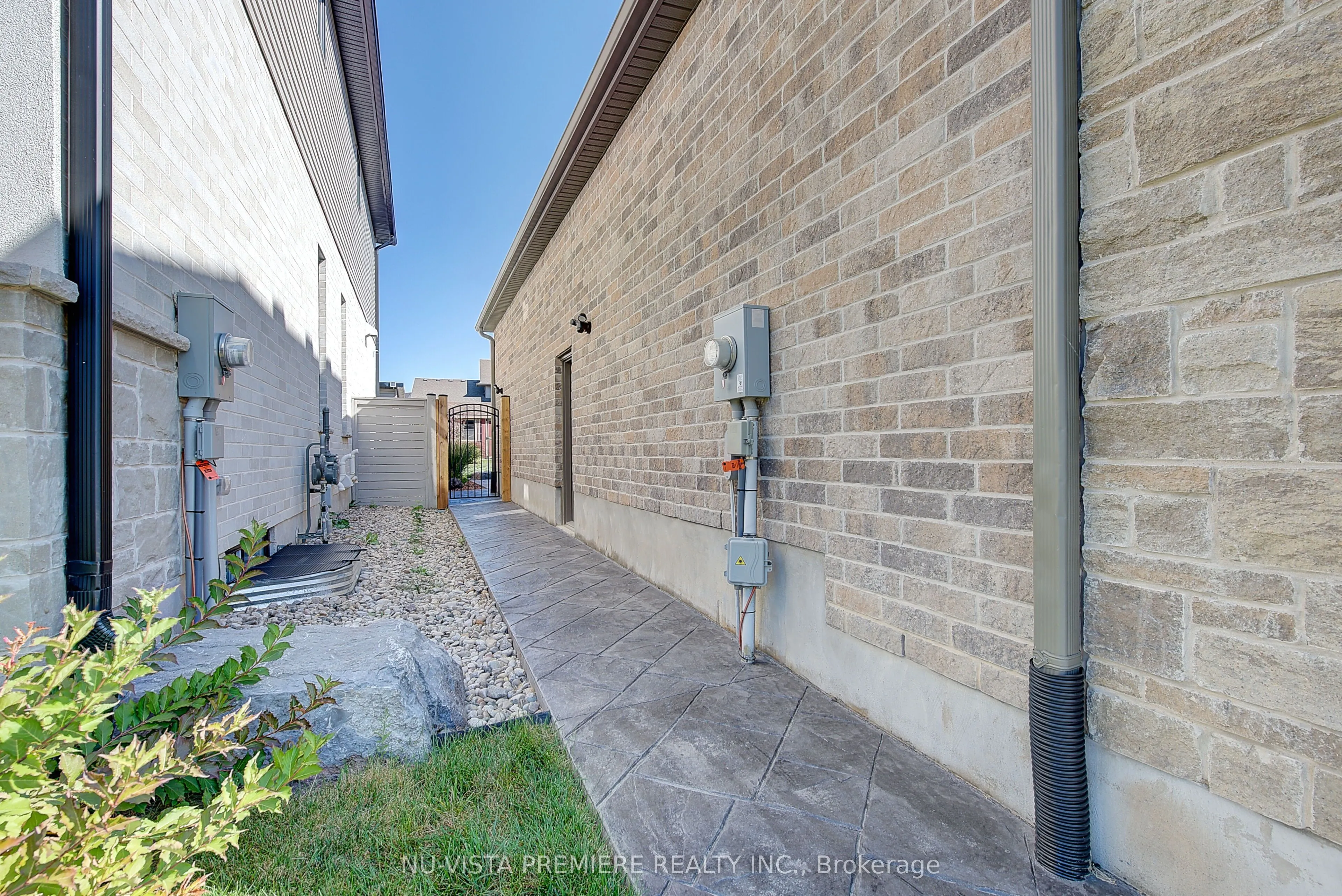 7442 SILVER CREEK Crescent