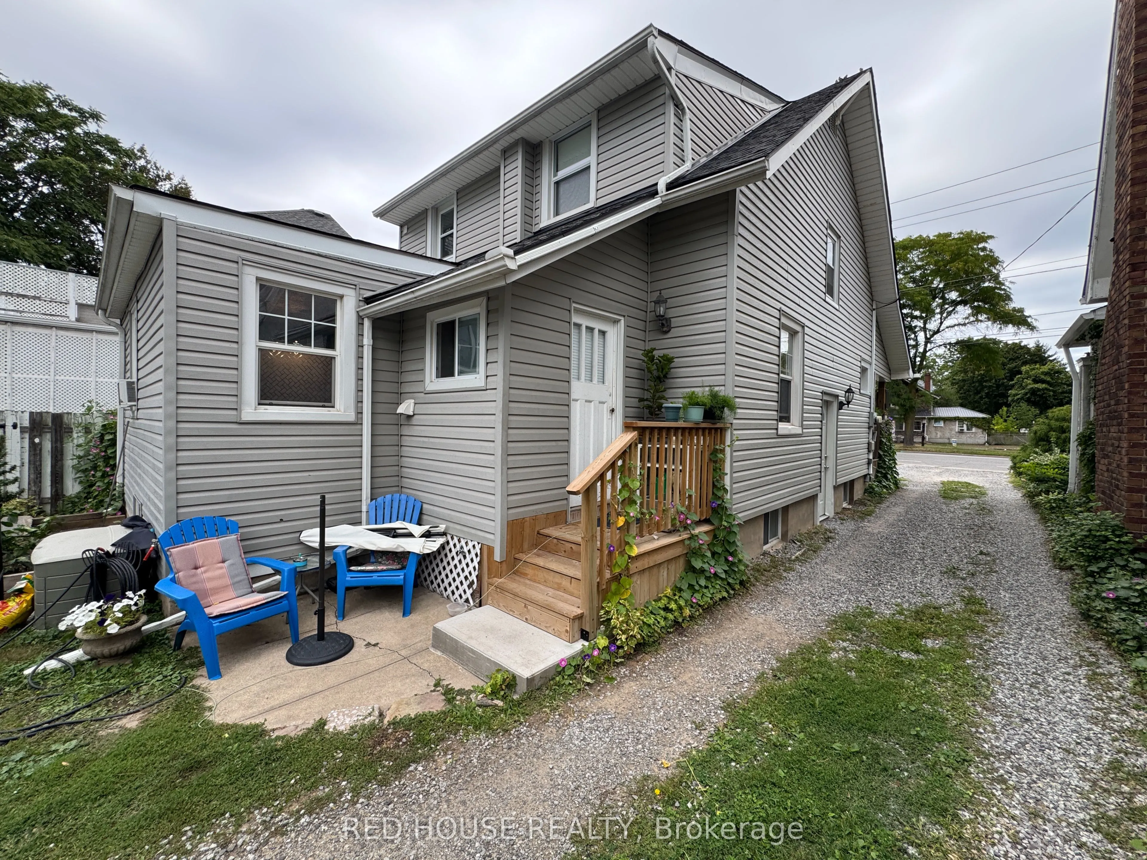 336 Queenston Street