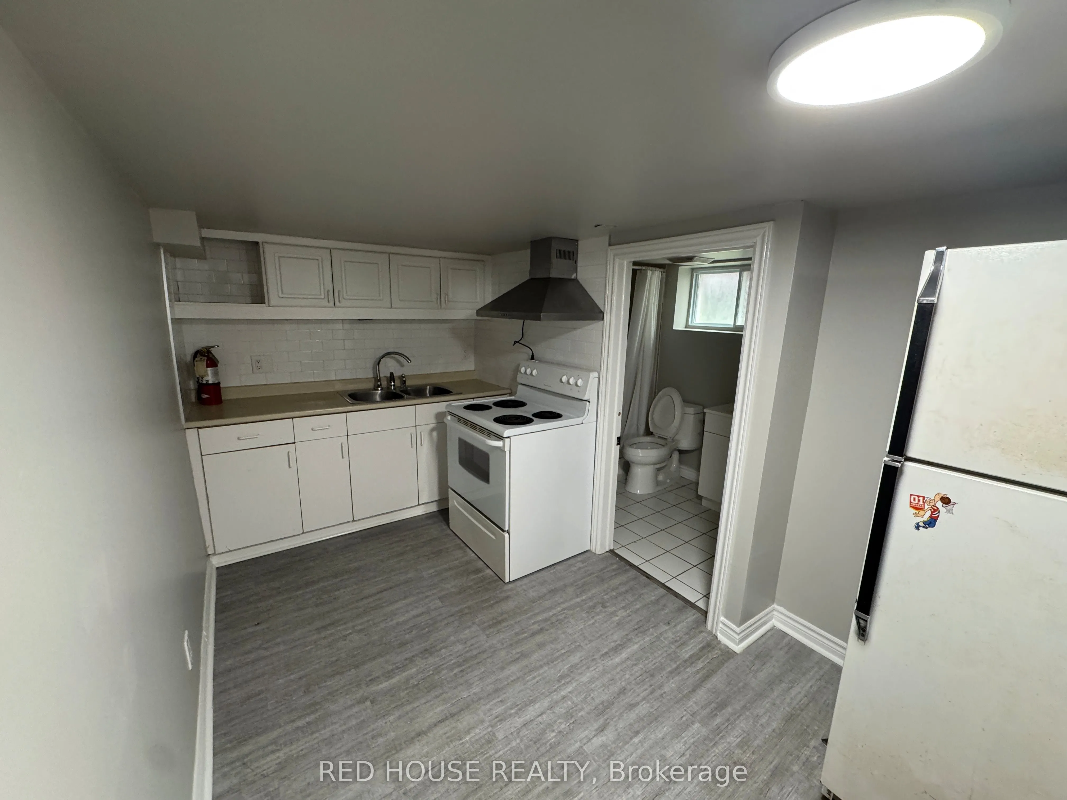 336 Queenston Street
