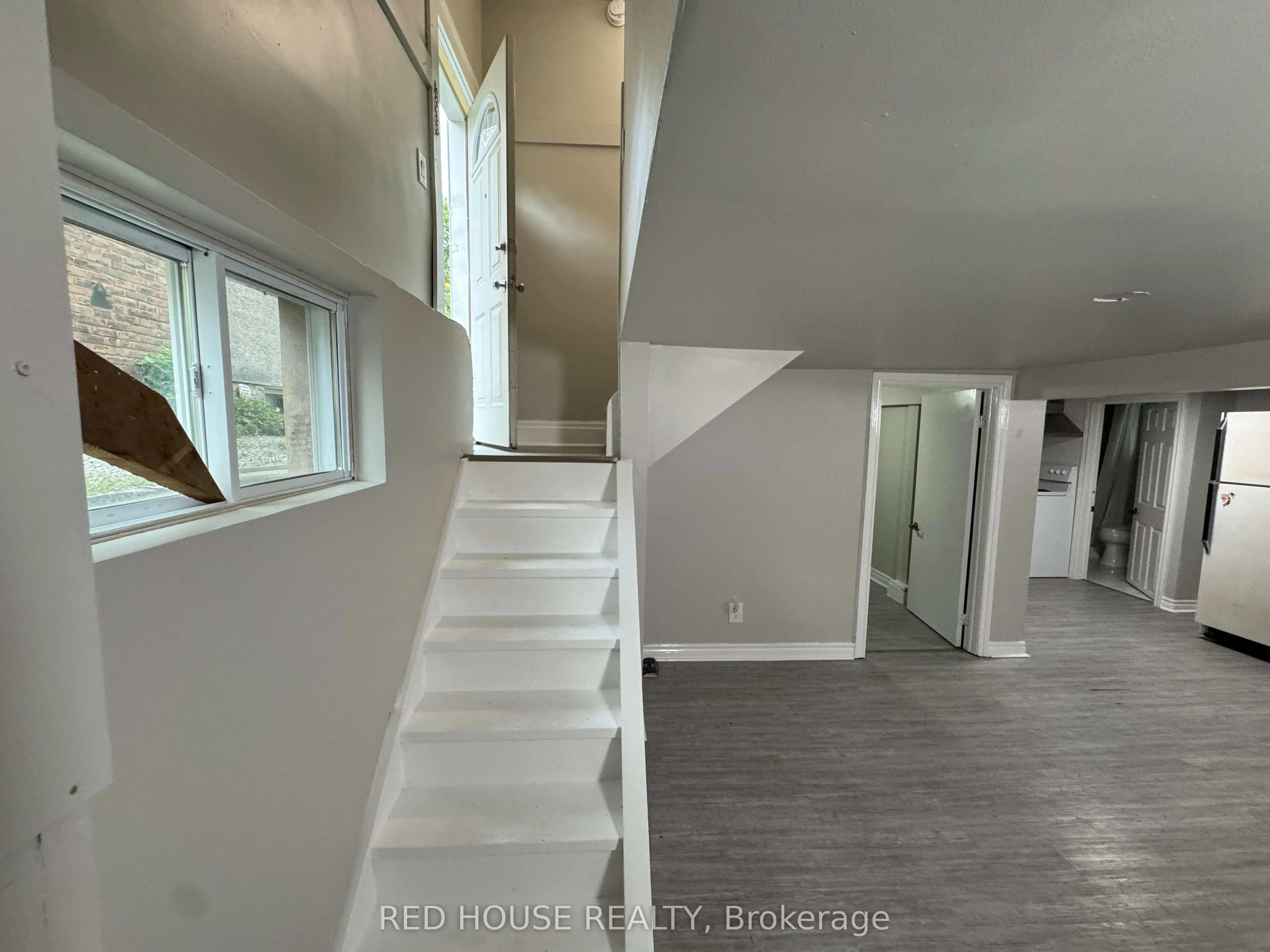 336 Queenston Street