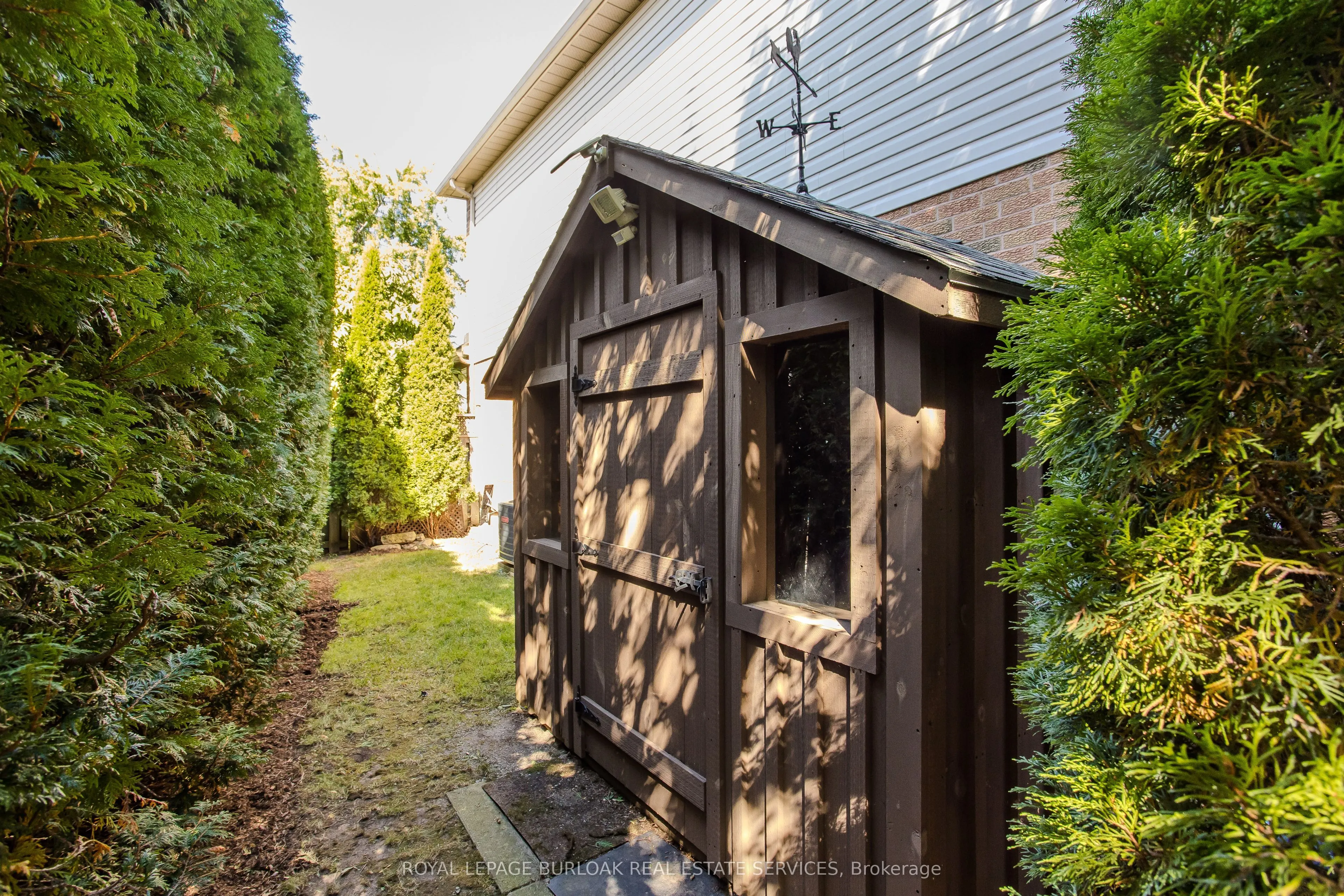 16 Arnhem Court