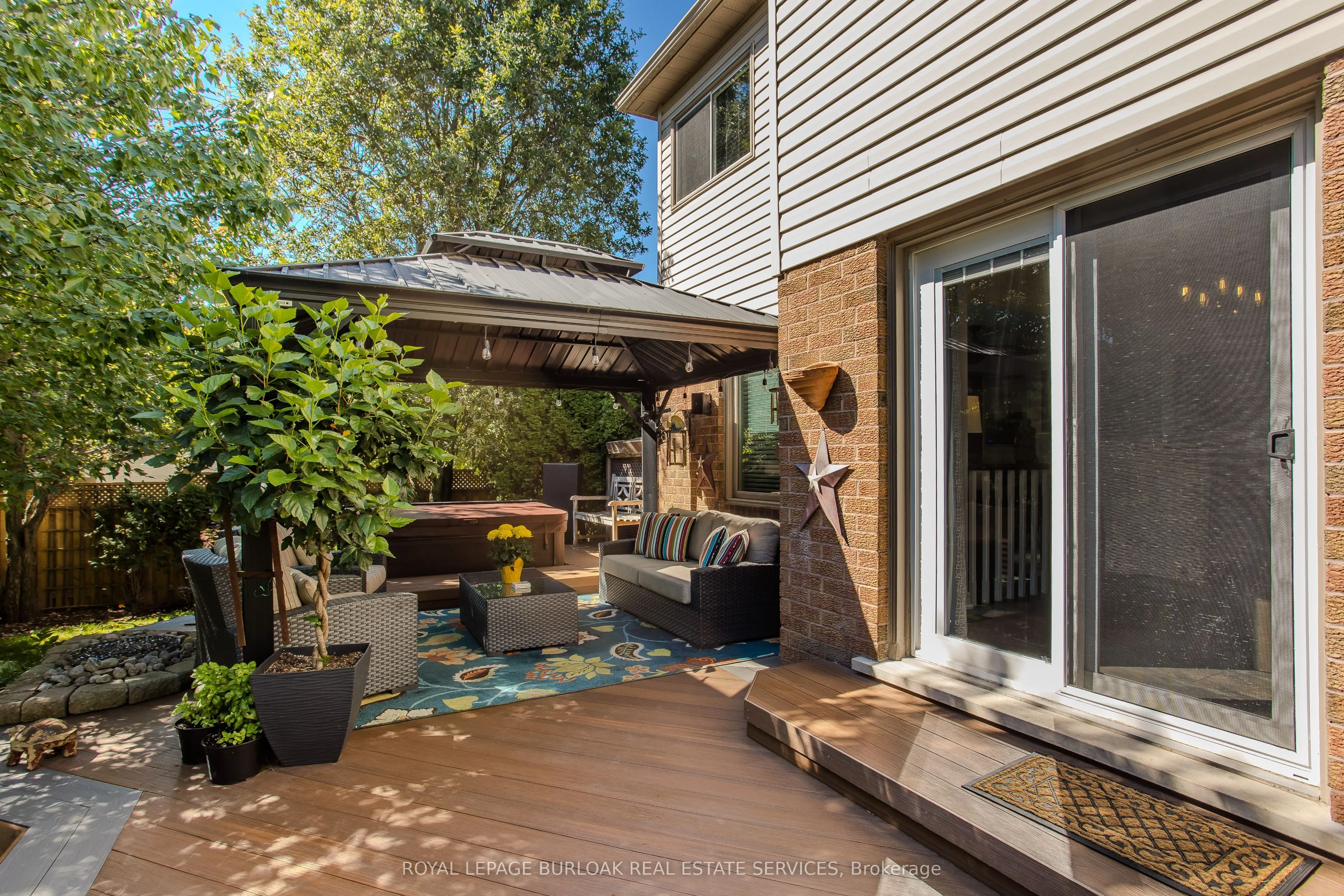 16 Arnhem Court