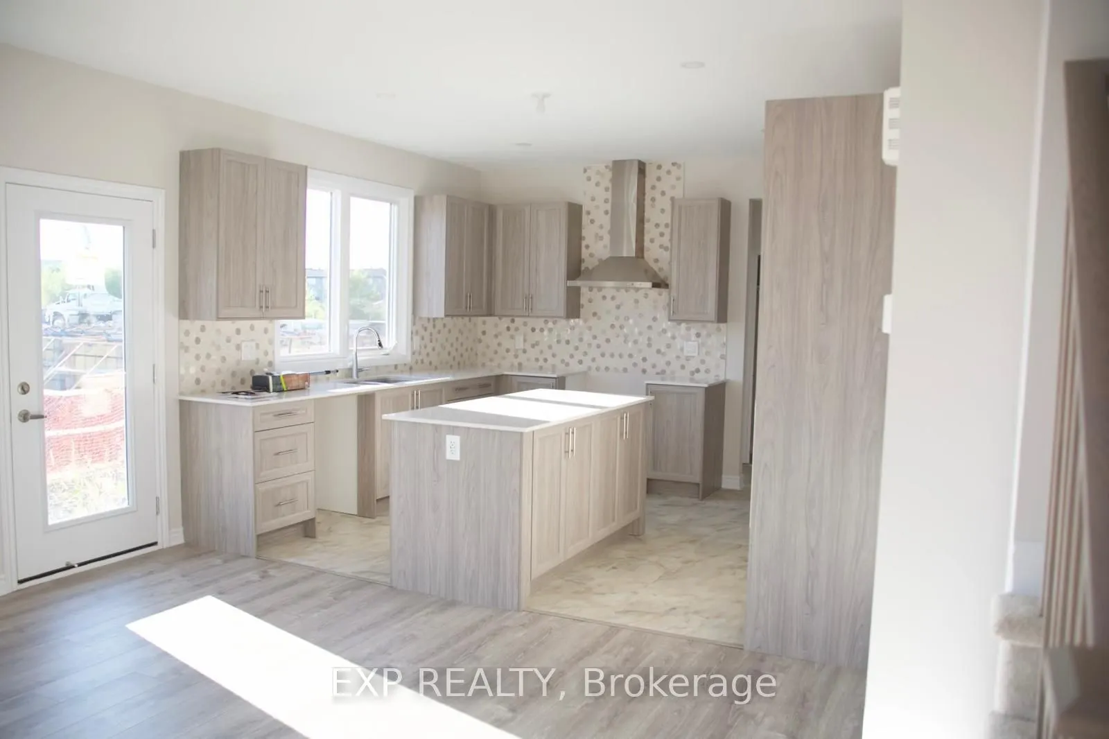 805 Anemone Mews