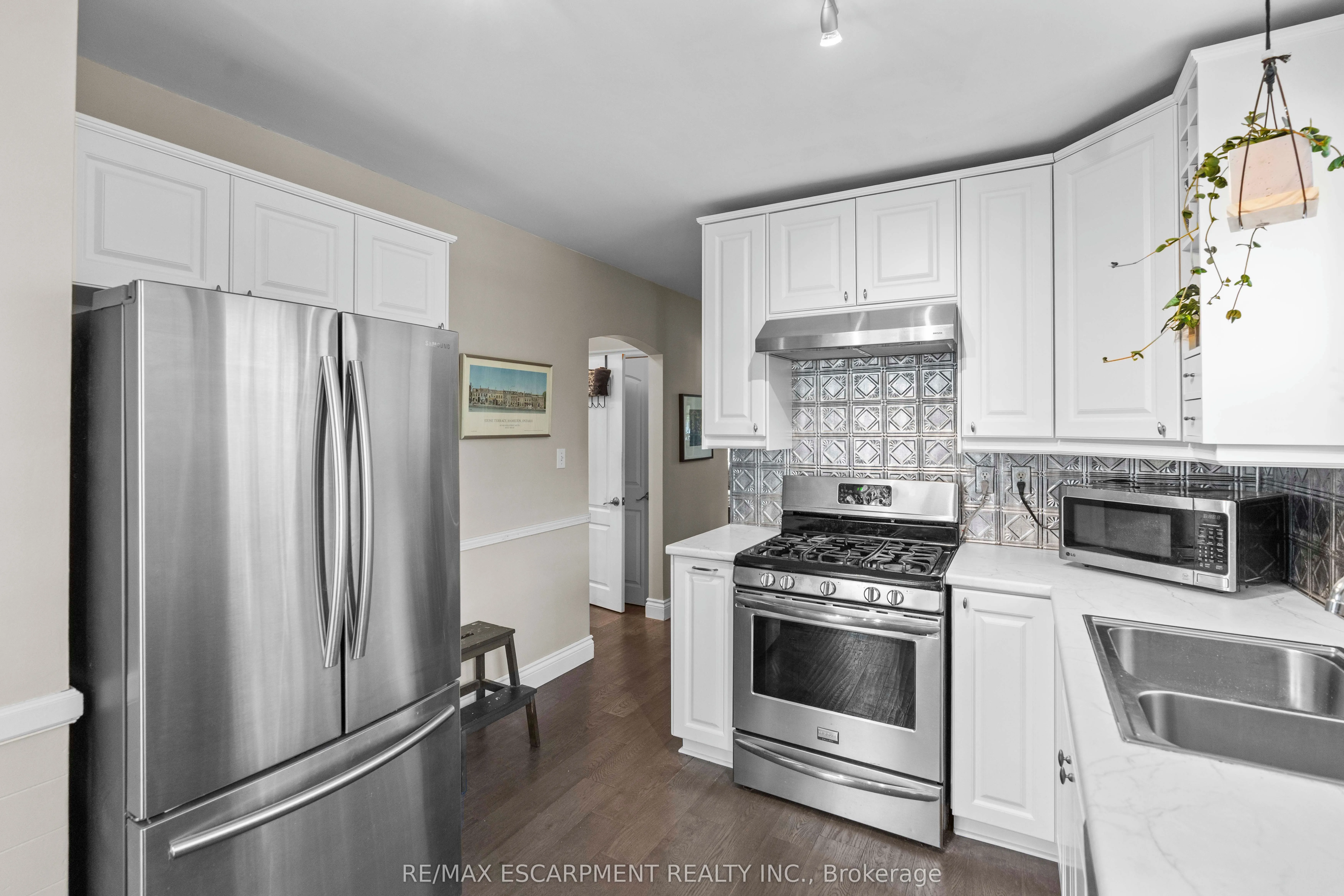 48 Franklin Avenue