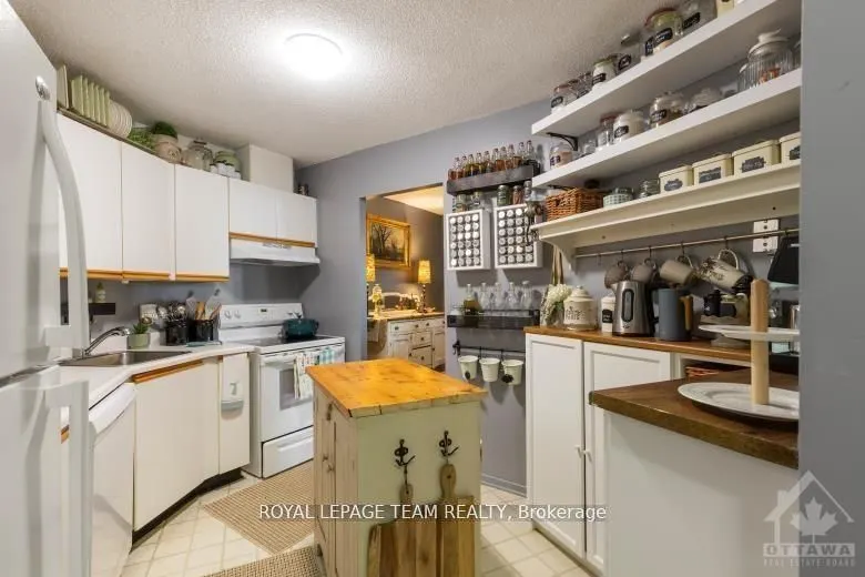 1025 Grenon Avenue, #1101