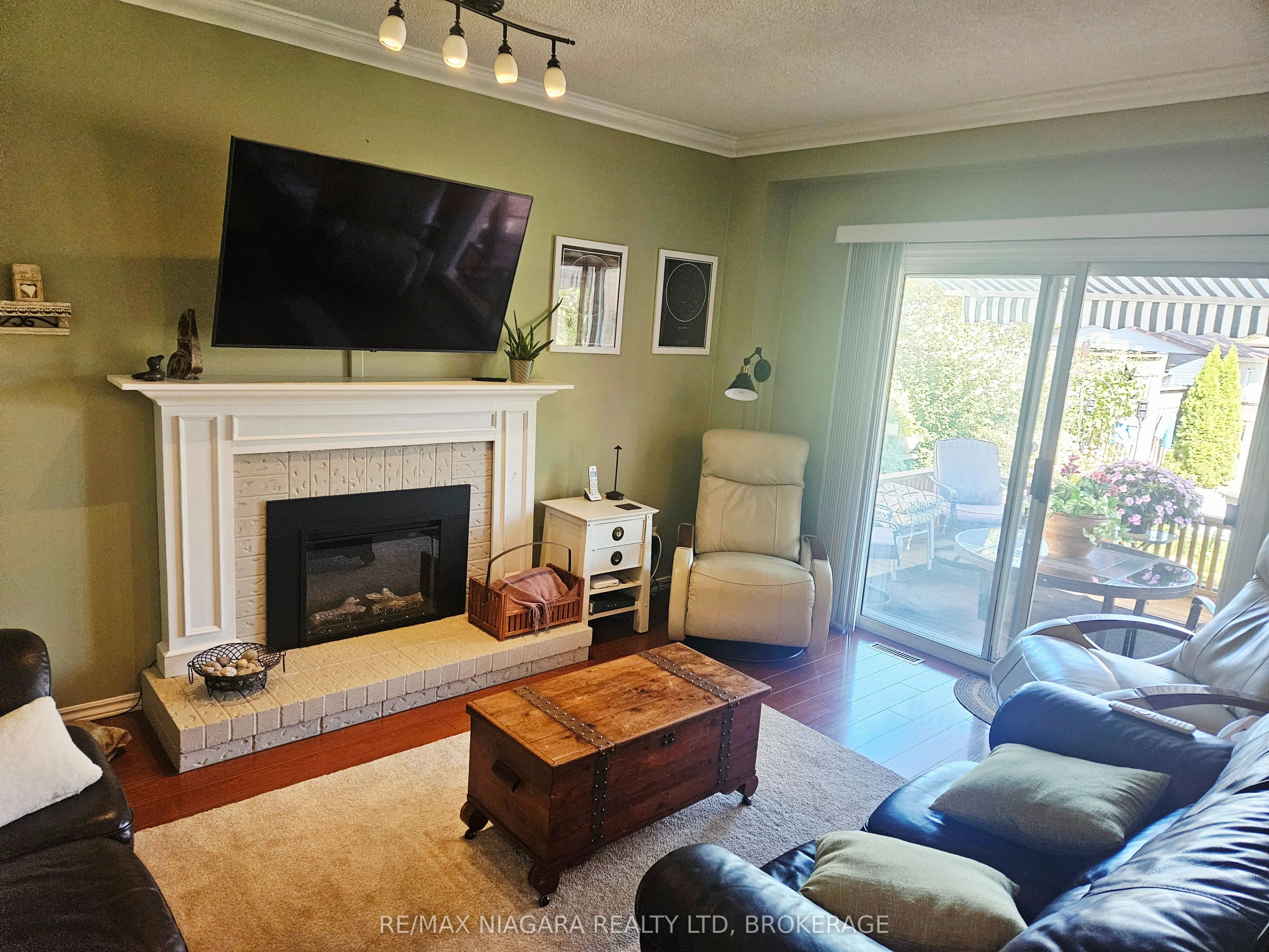 26 Strada Boulevard