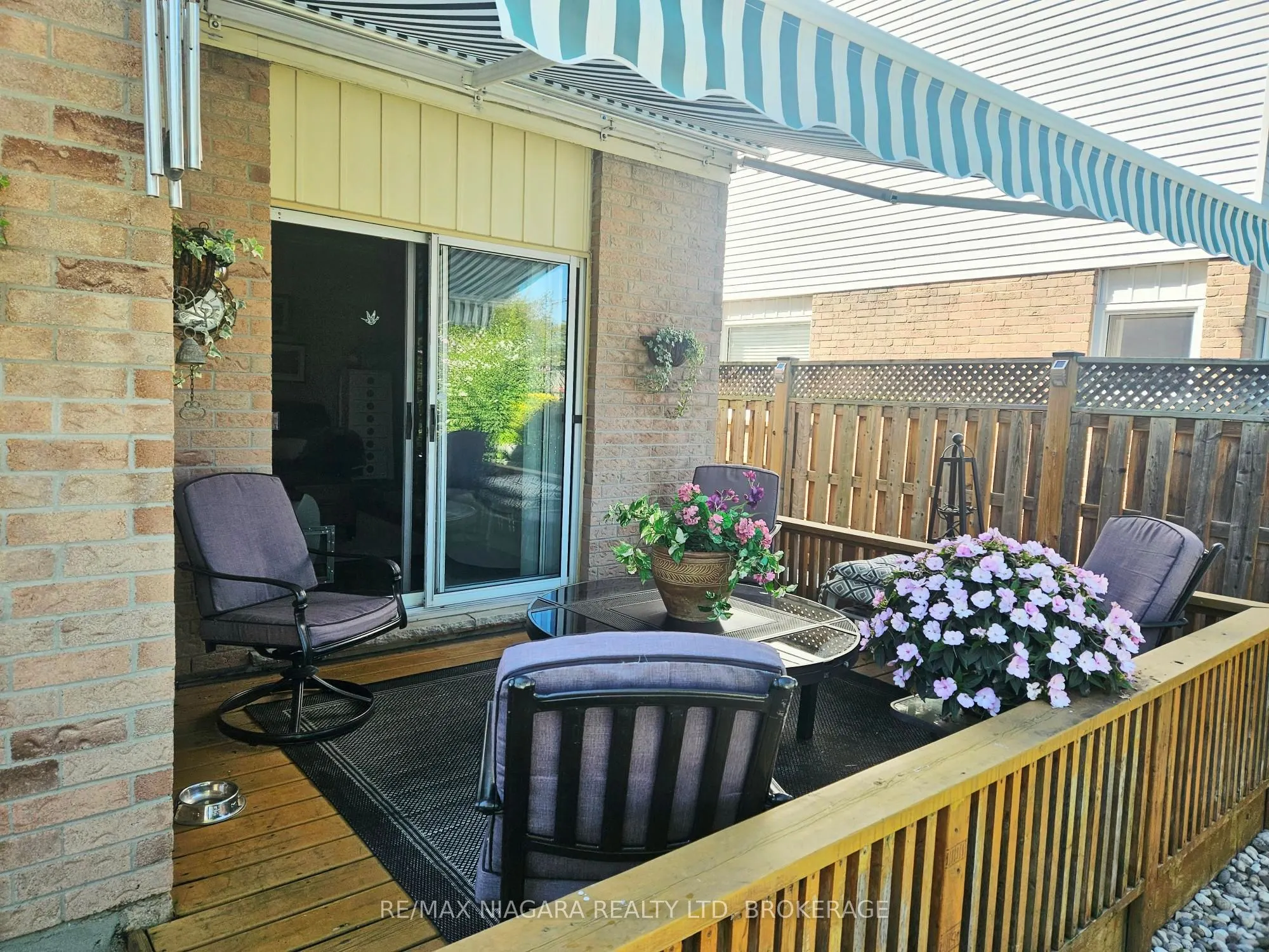 26 Strada Boulevard