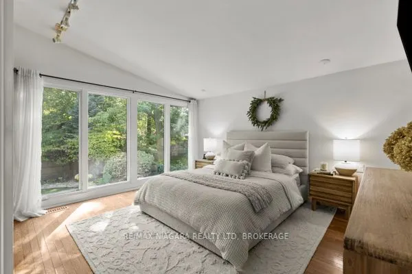 10 Marwood Circle