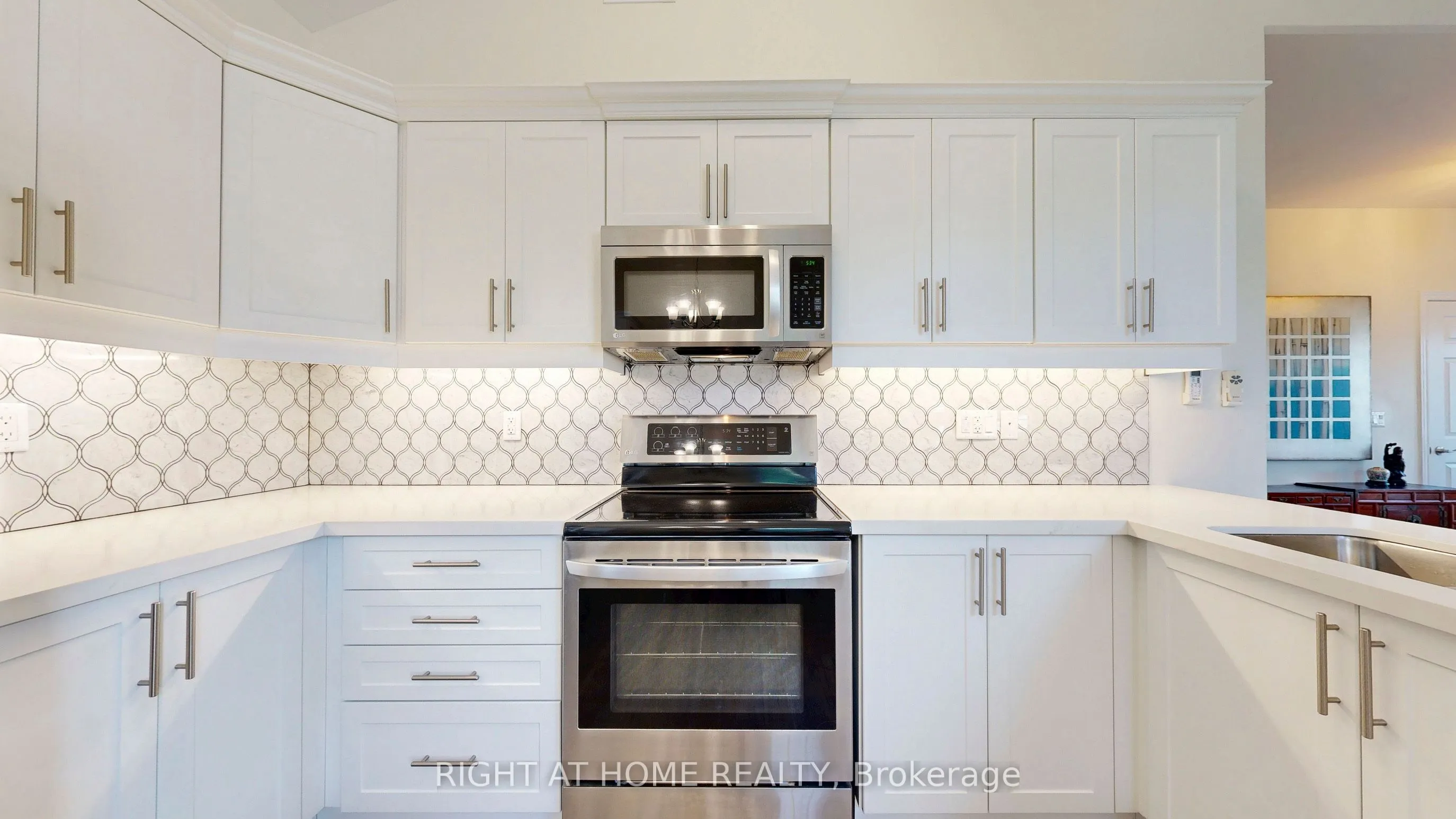 295 Densmore Road, #402