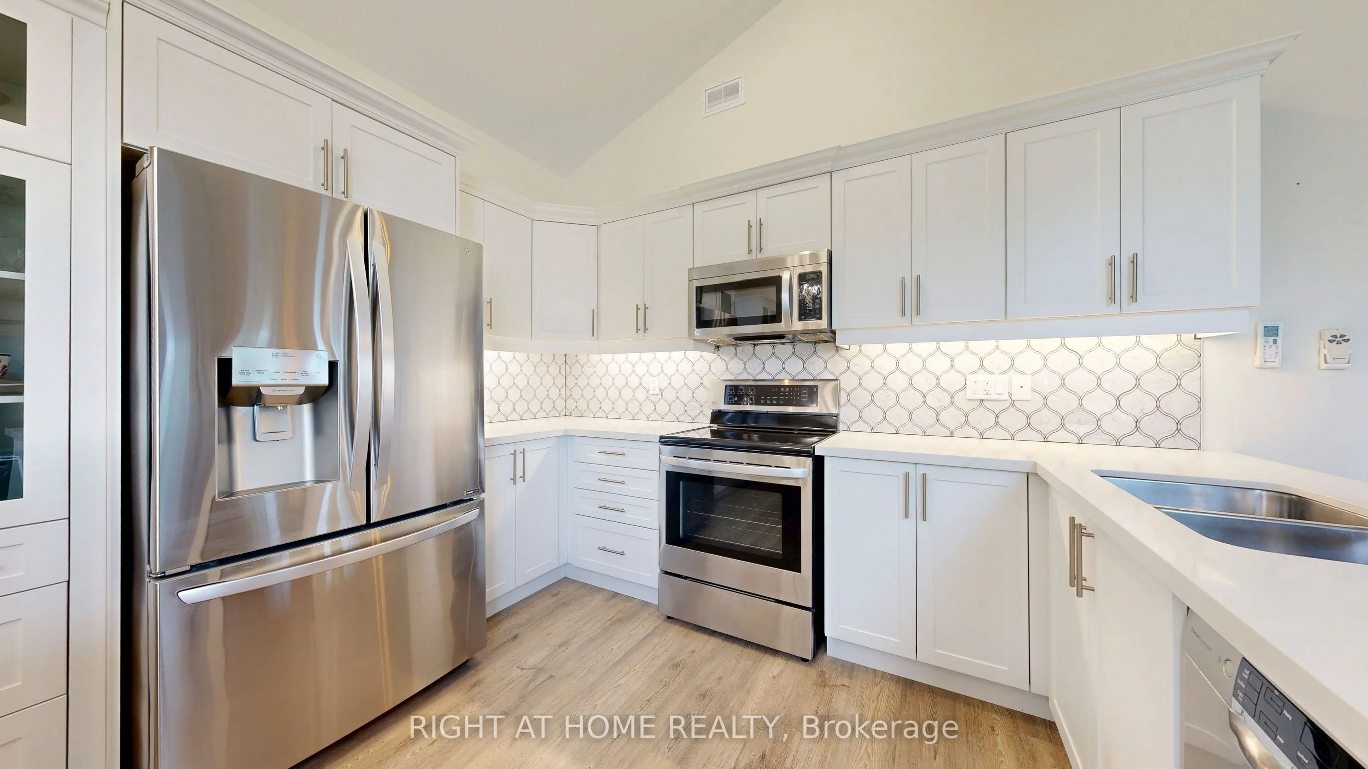 295 Densmore Road, #402