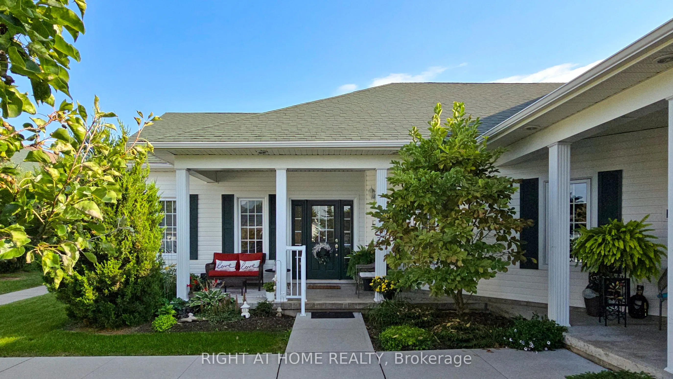295 Densmore Road, #402